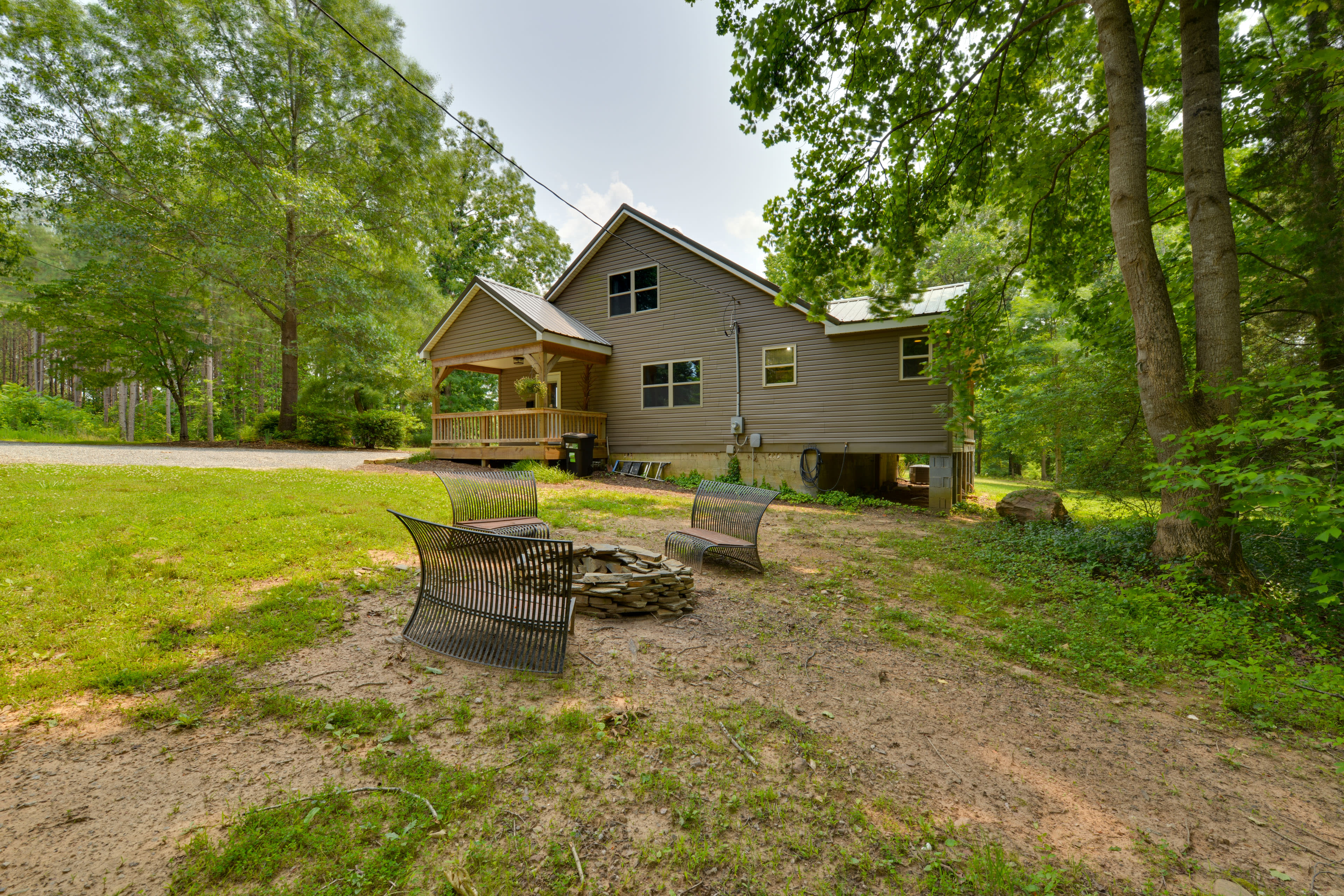 Exterior | Fire Pit | Gas Grill | Covered Porch