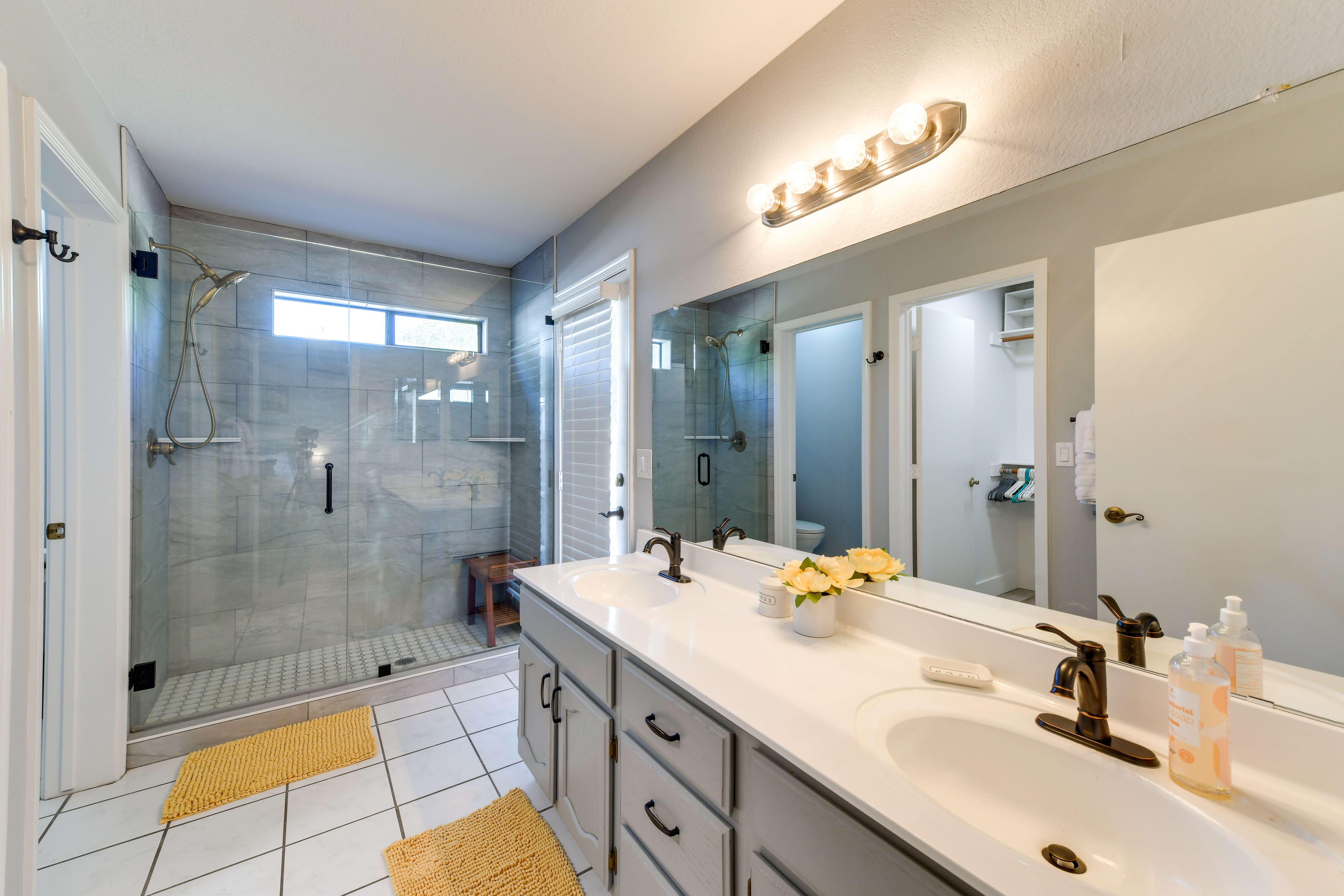 En-Suite Bathroom | Towels Provided