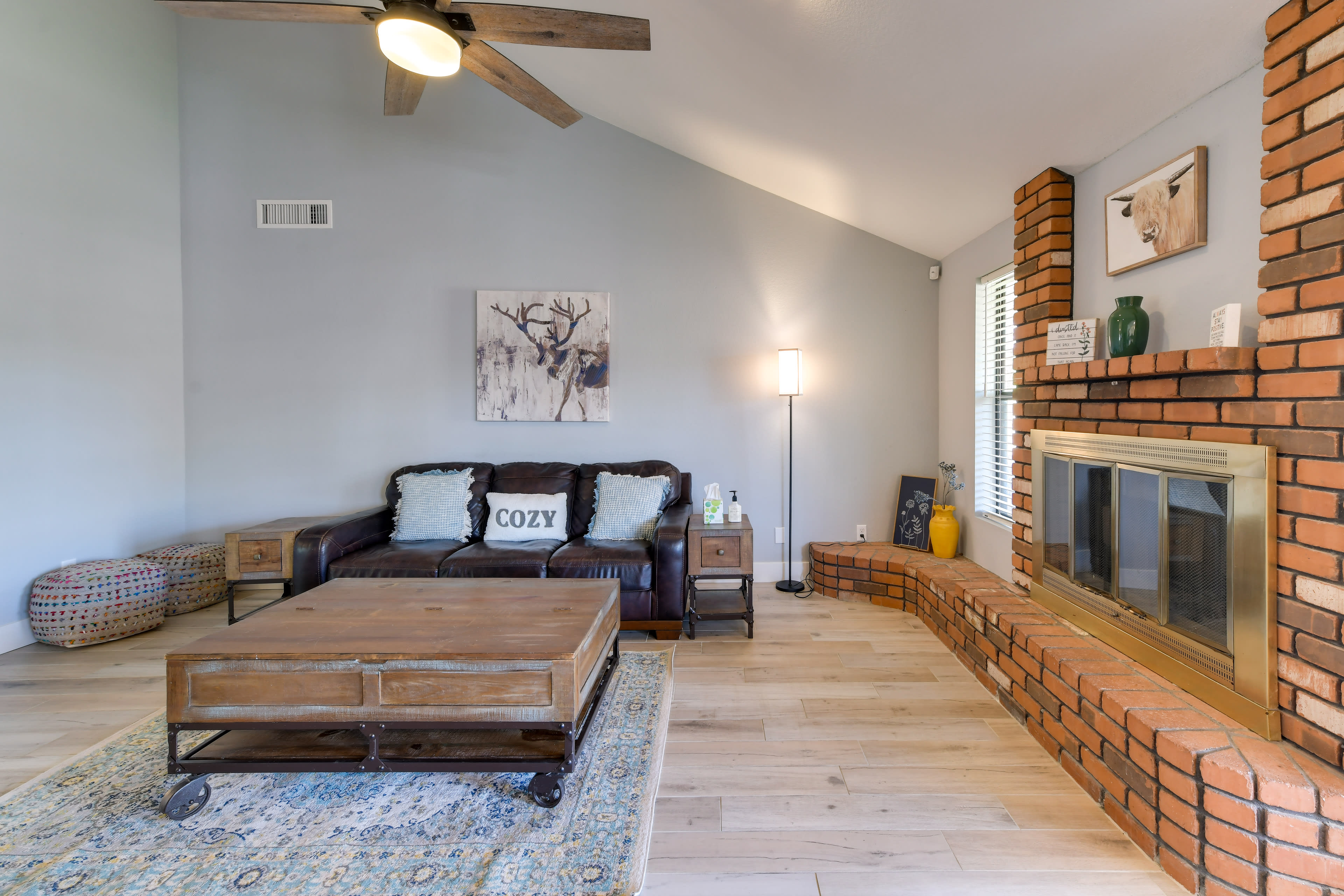 Living Room | Flat-Screen TV | Fireplace | Central Air Conditioning