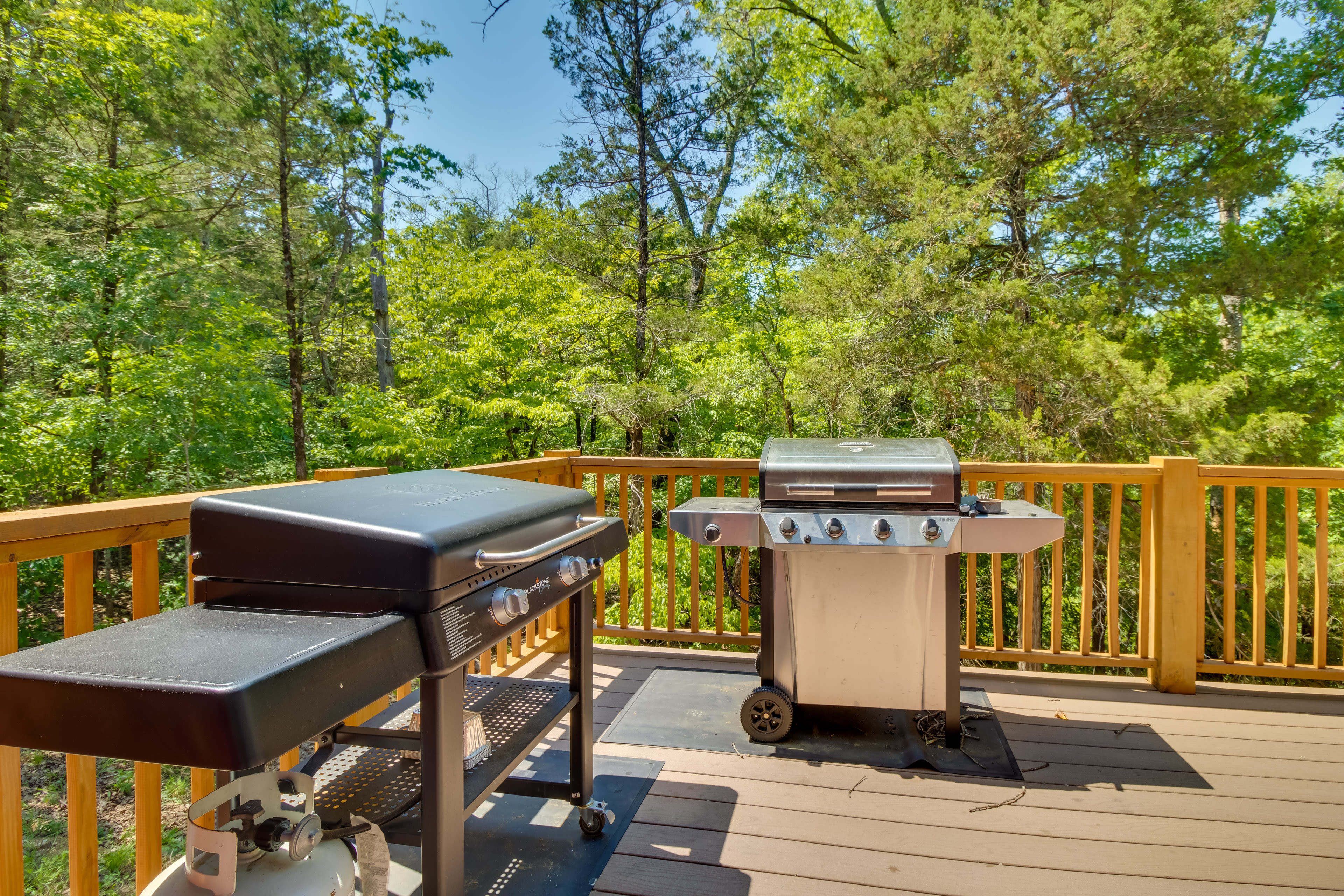 Private Deck | Gas Grill | Flat-Top Griddle