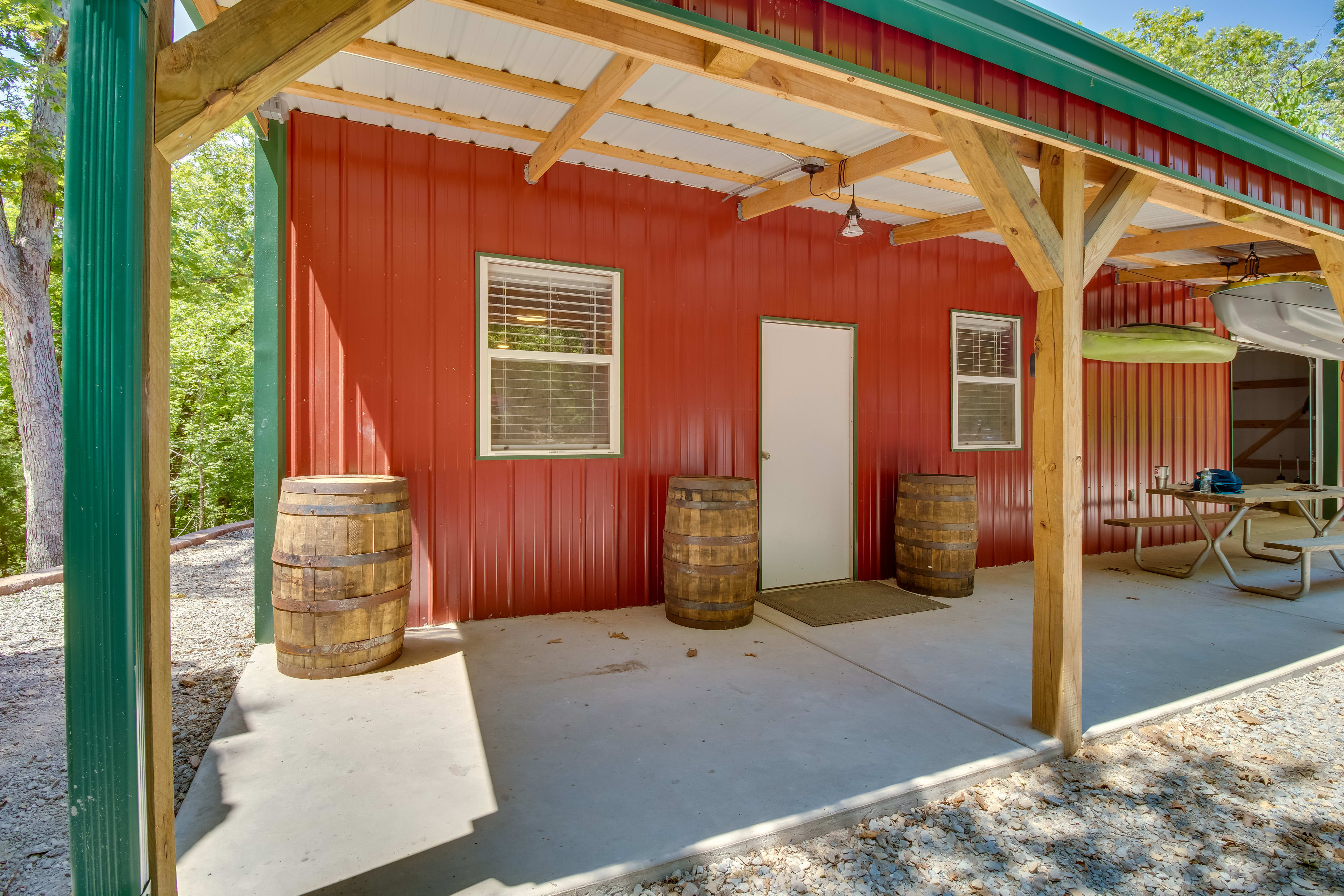 Private Patio | Picnic Table