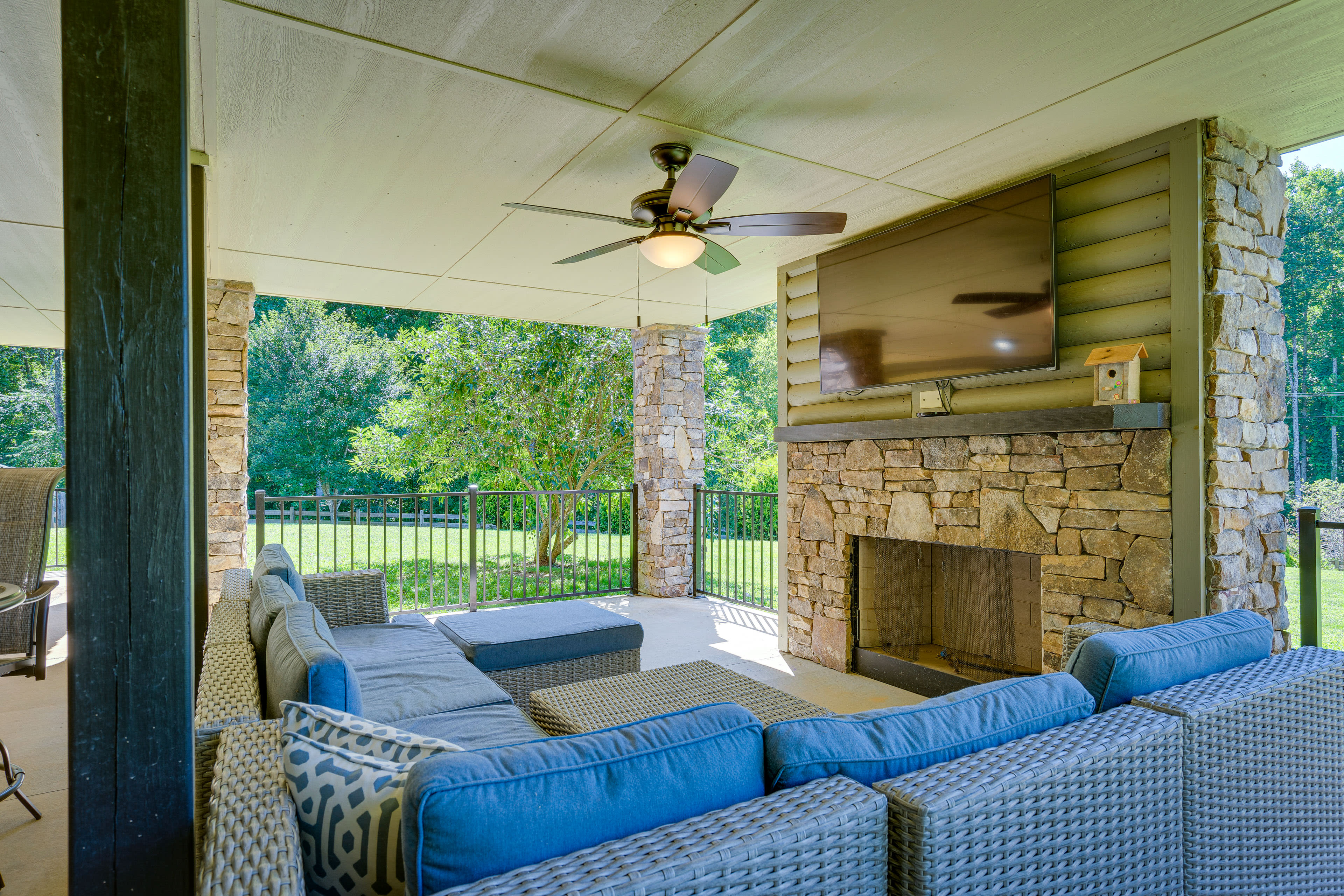 Covered Patio | Outdoor Fireplace Not Available | Lounge Seating