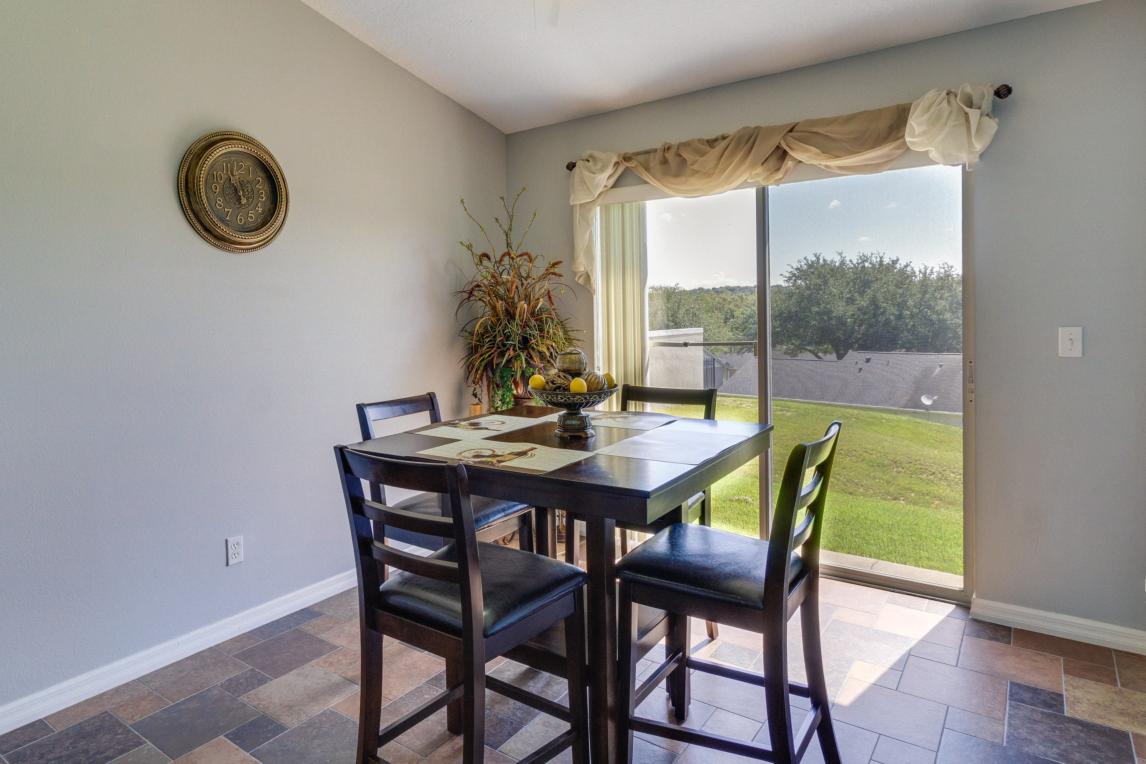 Dining Area | Dishware/Flatware