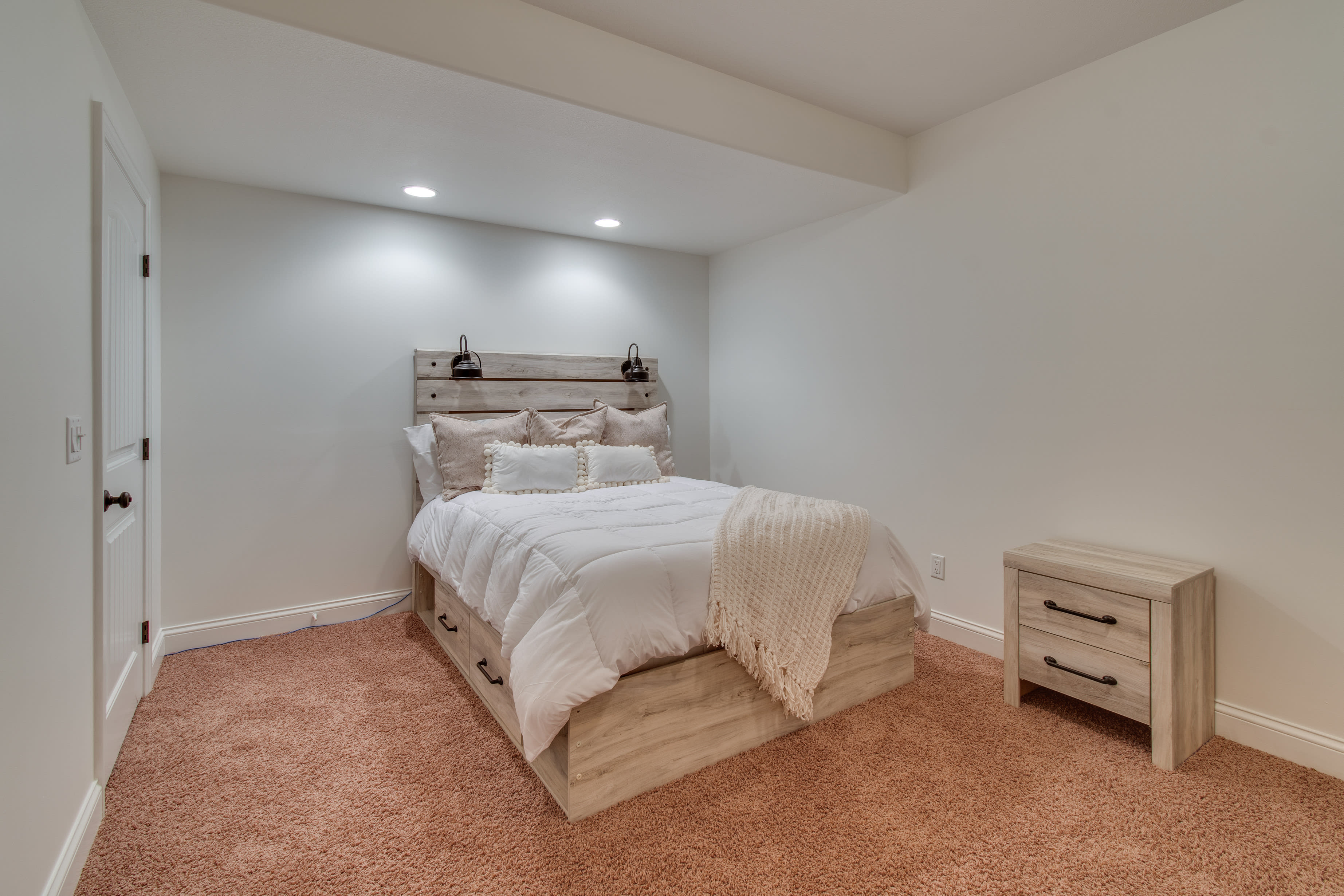 Bedroom 5 | Queen Bed | Basement Level