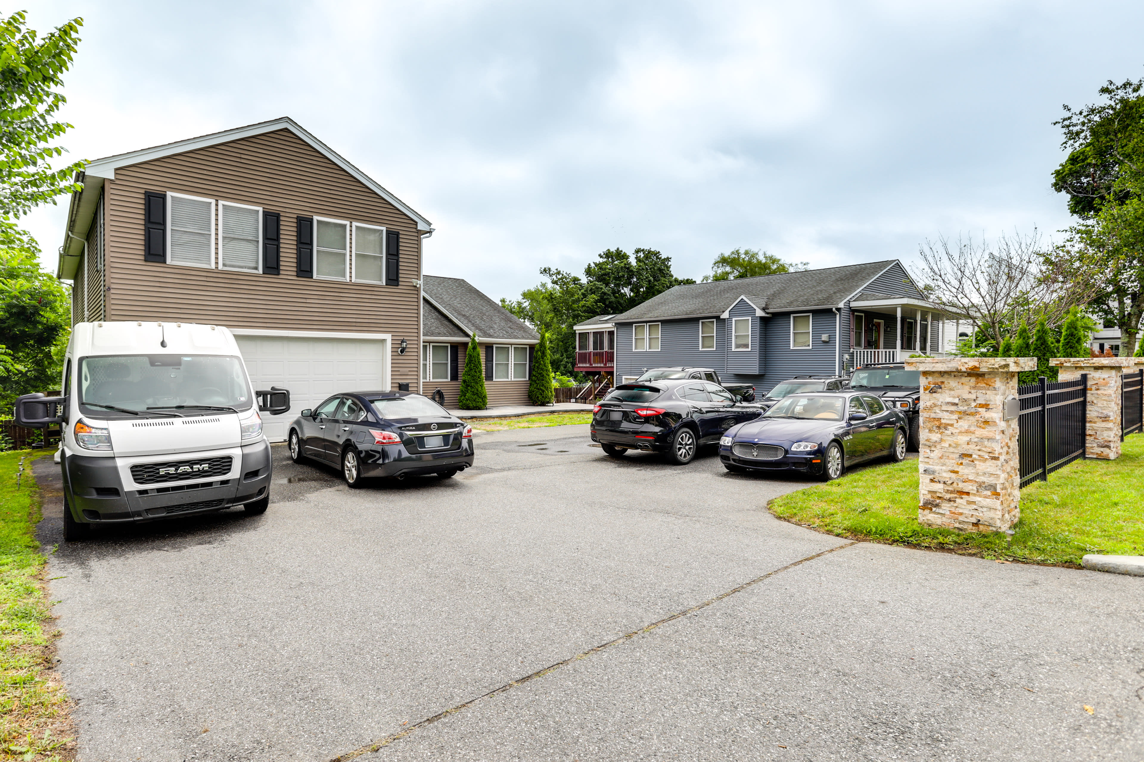 Parking | Driveway (2 Vehicles)