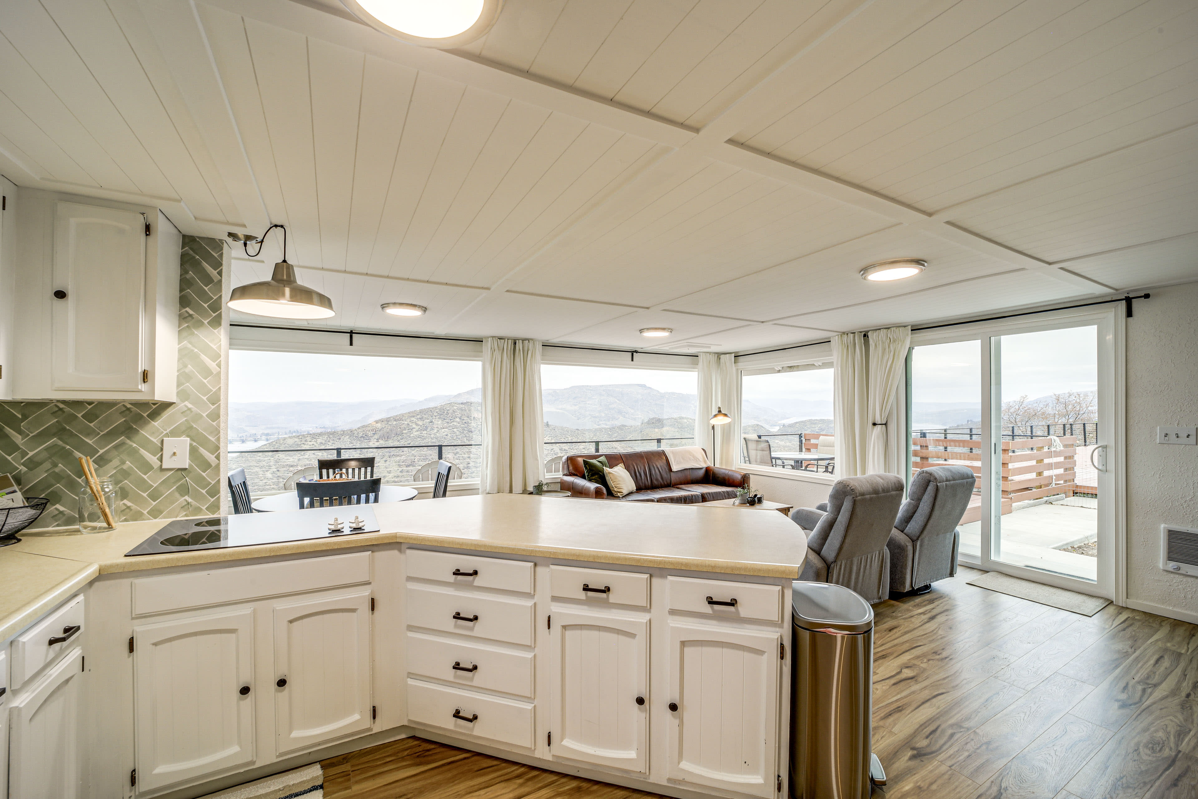 Kitchen | Bar Seating