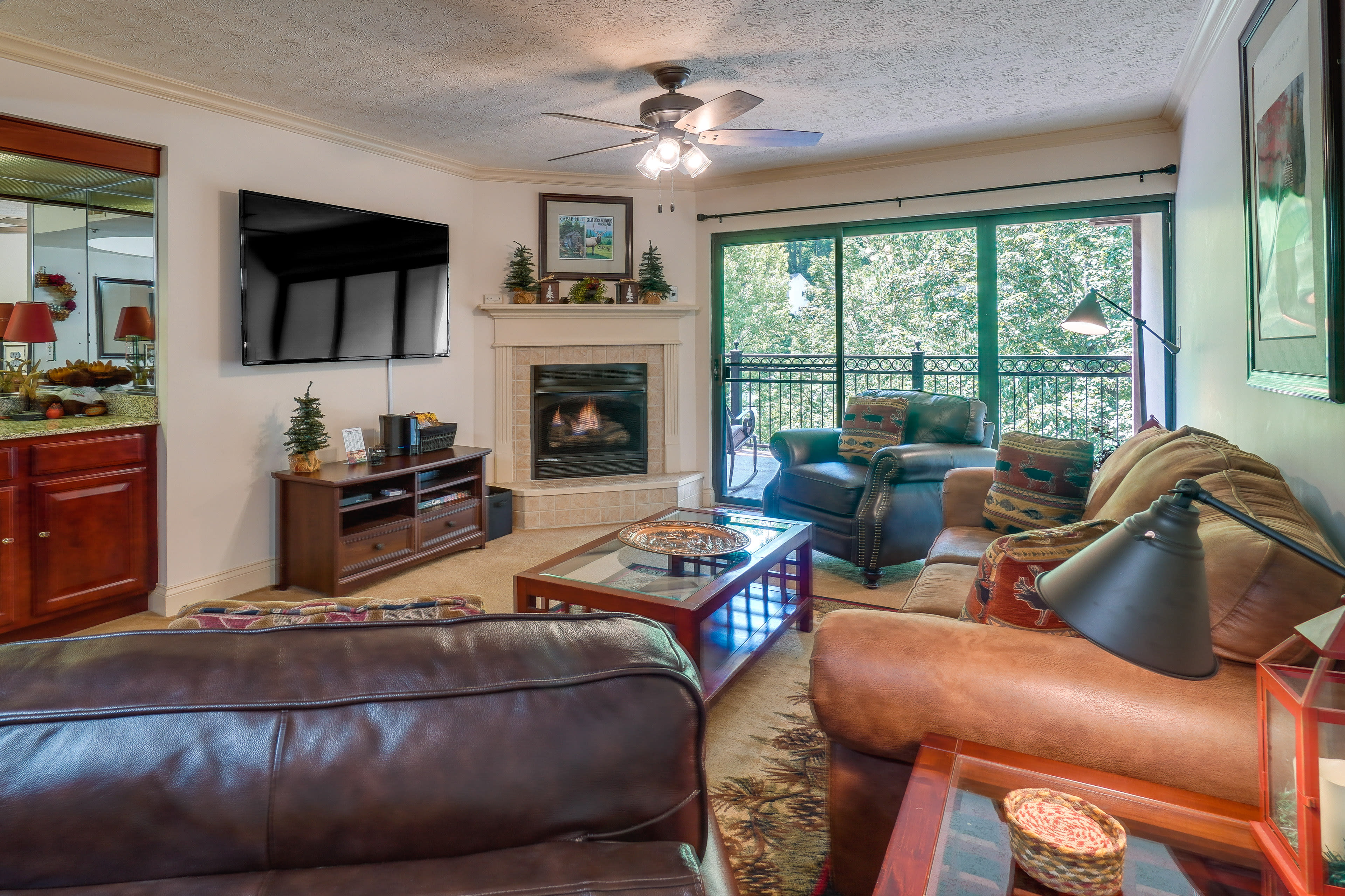 Living Room | Sleeper Sofa | Smart TV | Fireplace | Central A/C | Wet Bar