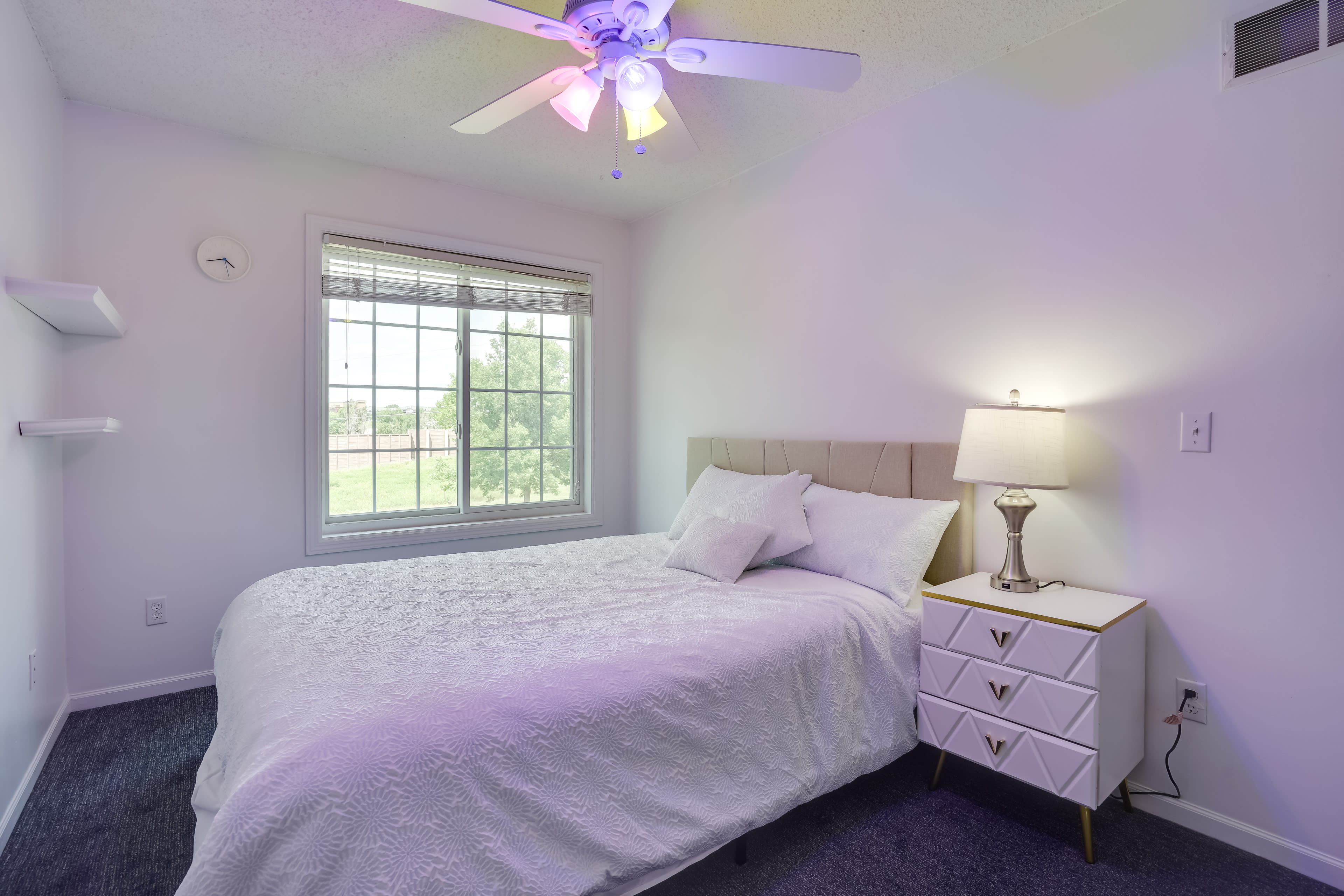 Bedroom 1 | Queen Bed | Ceiling Fan