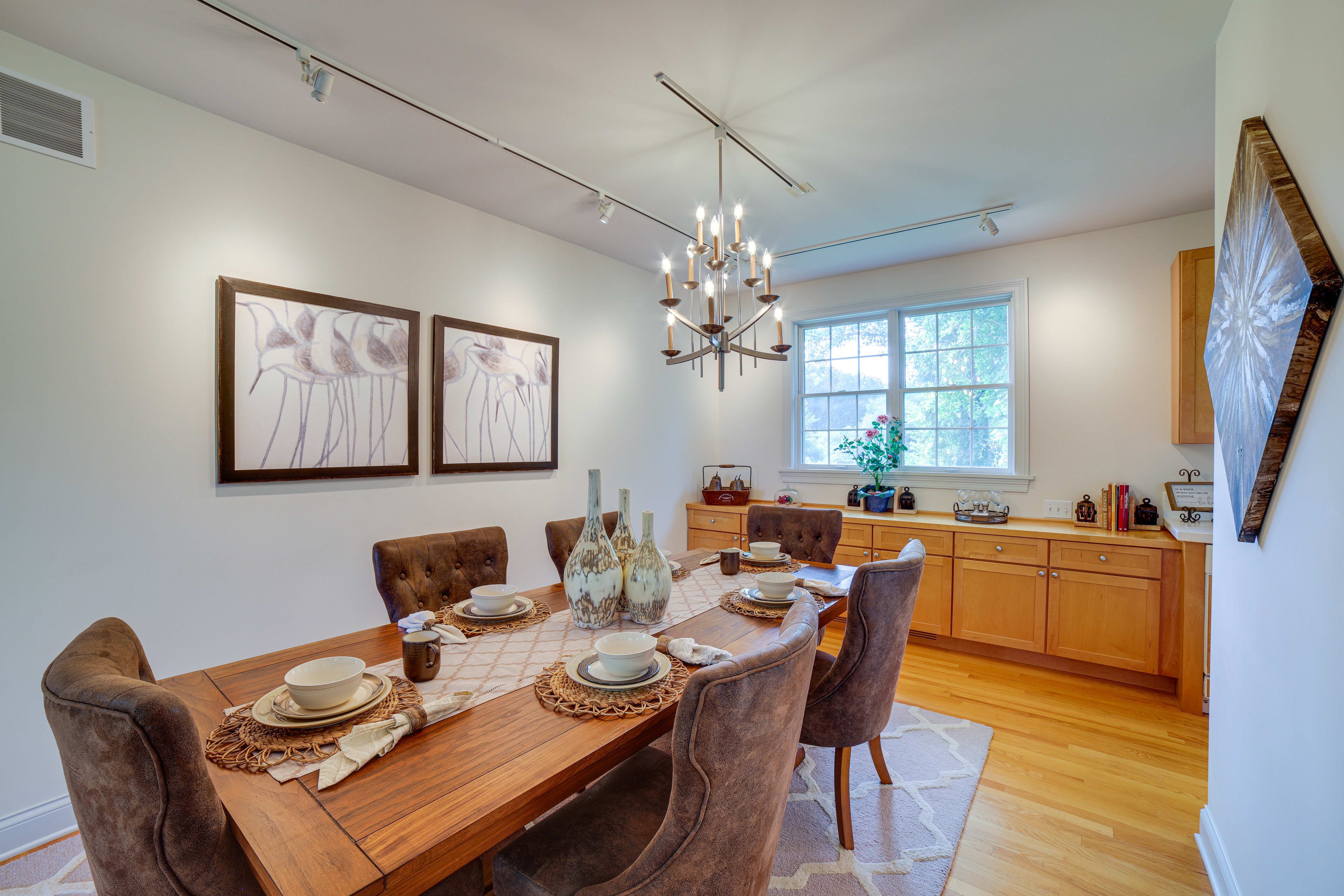 Formal Dining Area | Dishware & Flatware