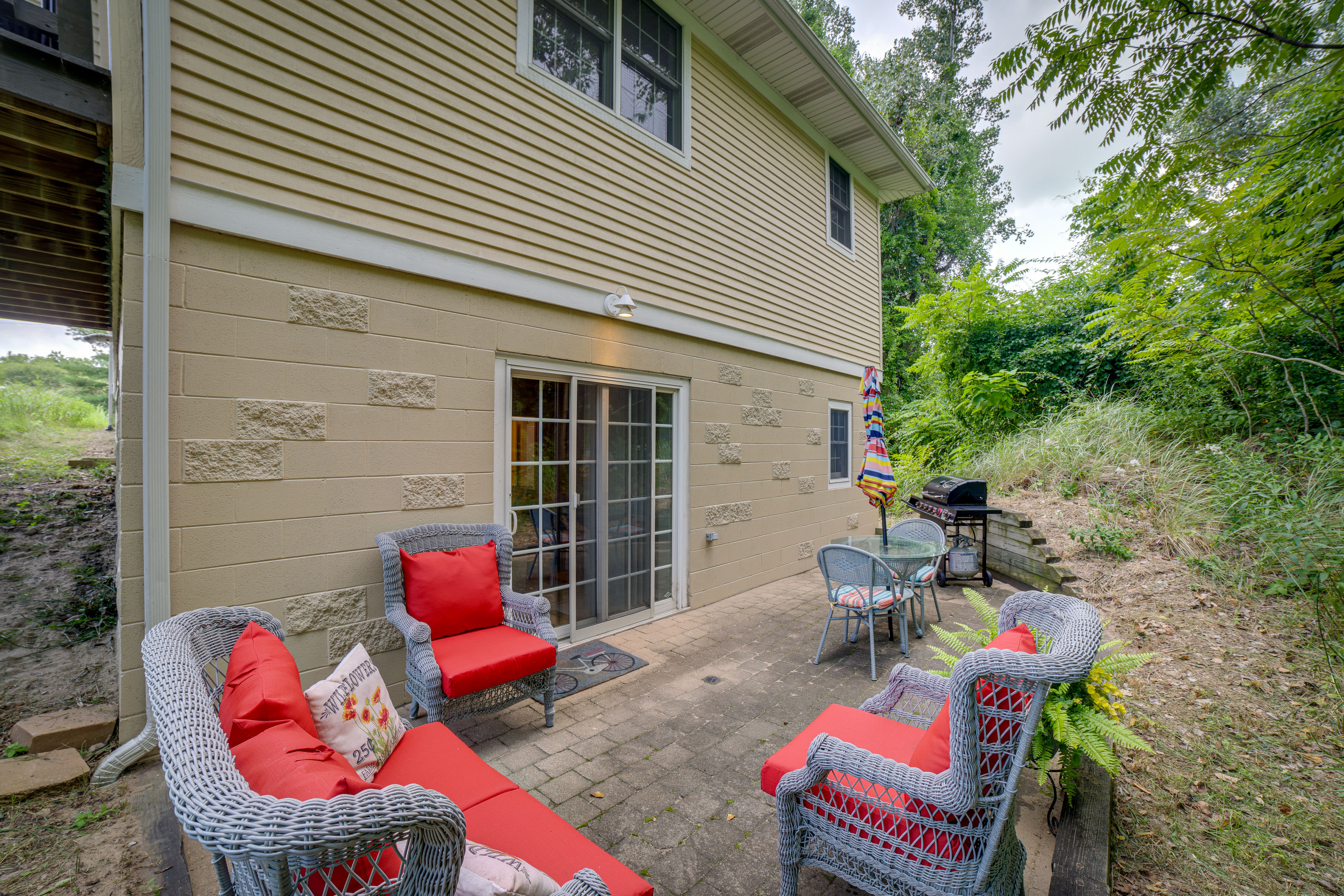 Private Patio | Gas Grill | Dining Area