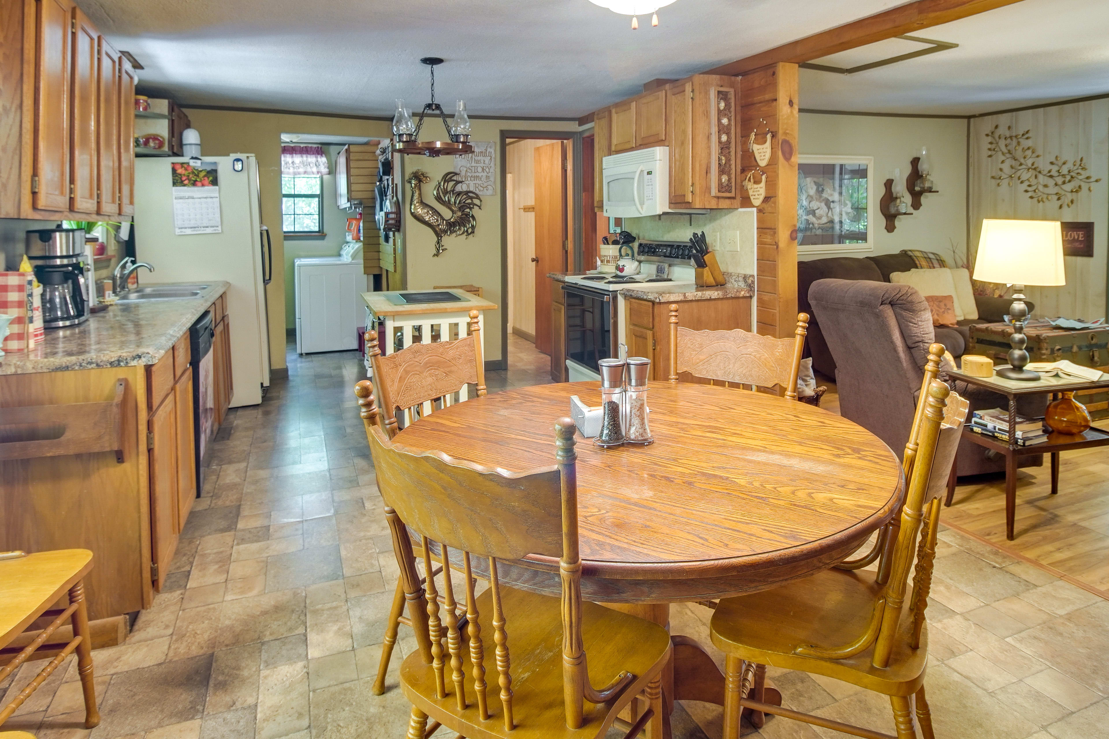 Dining Area | Dishware/Flatware