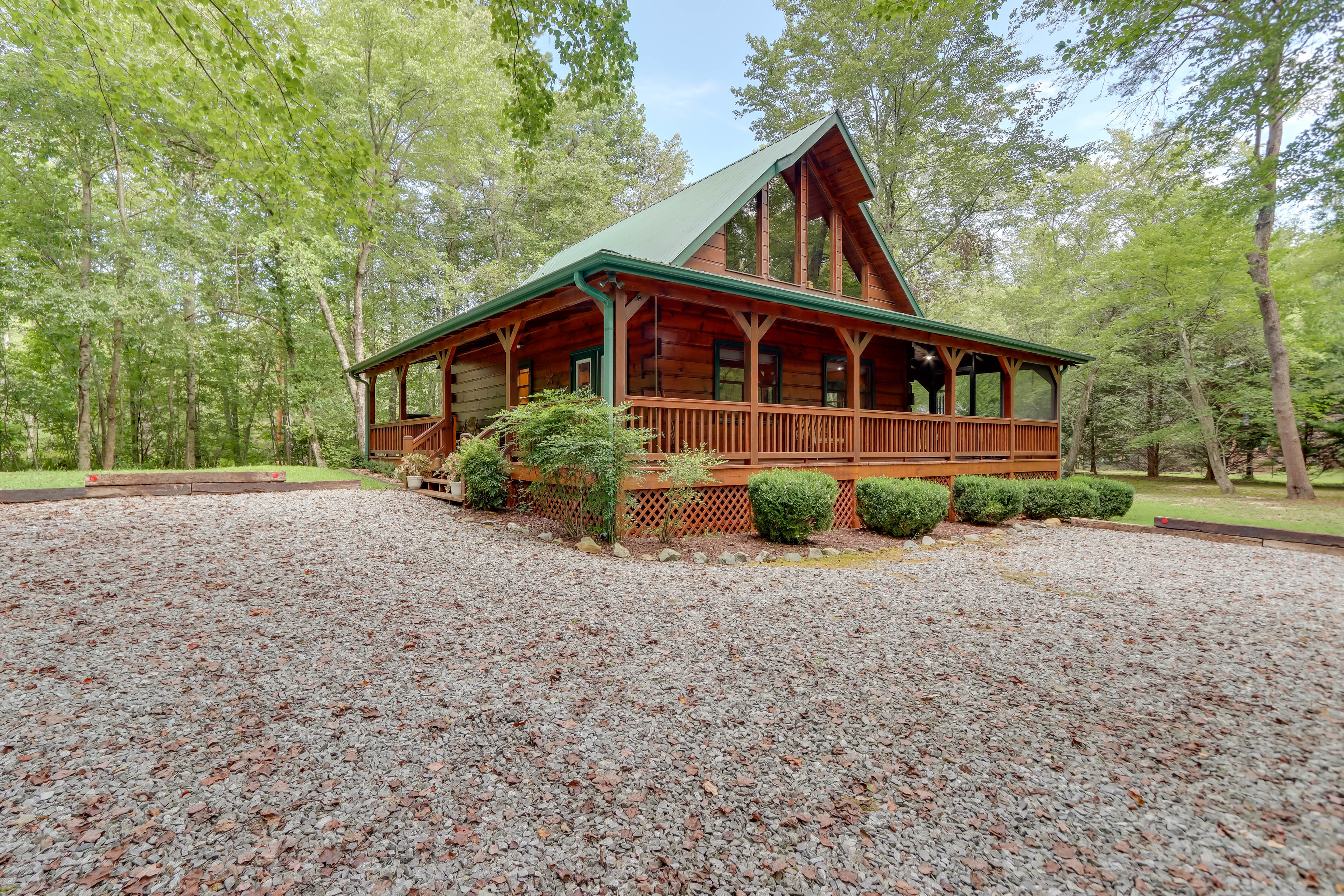 Blue Ridge Vacation Rental | 2BR | 2BA | 1,250 Sq Ft | Stairs Required