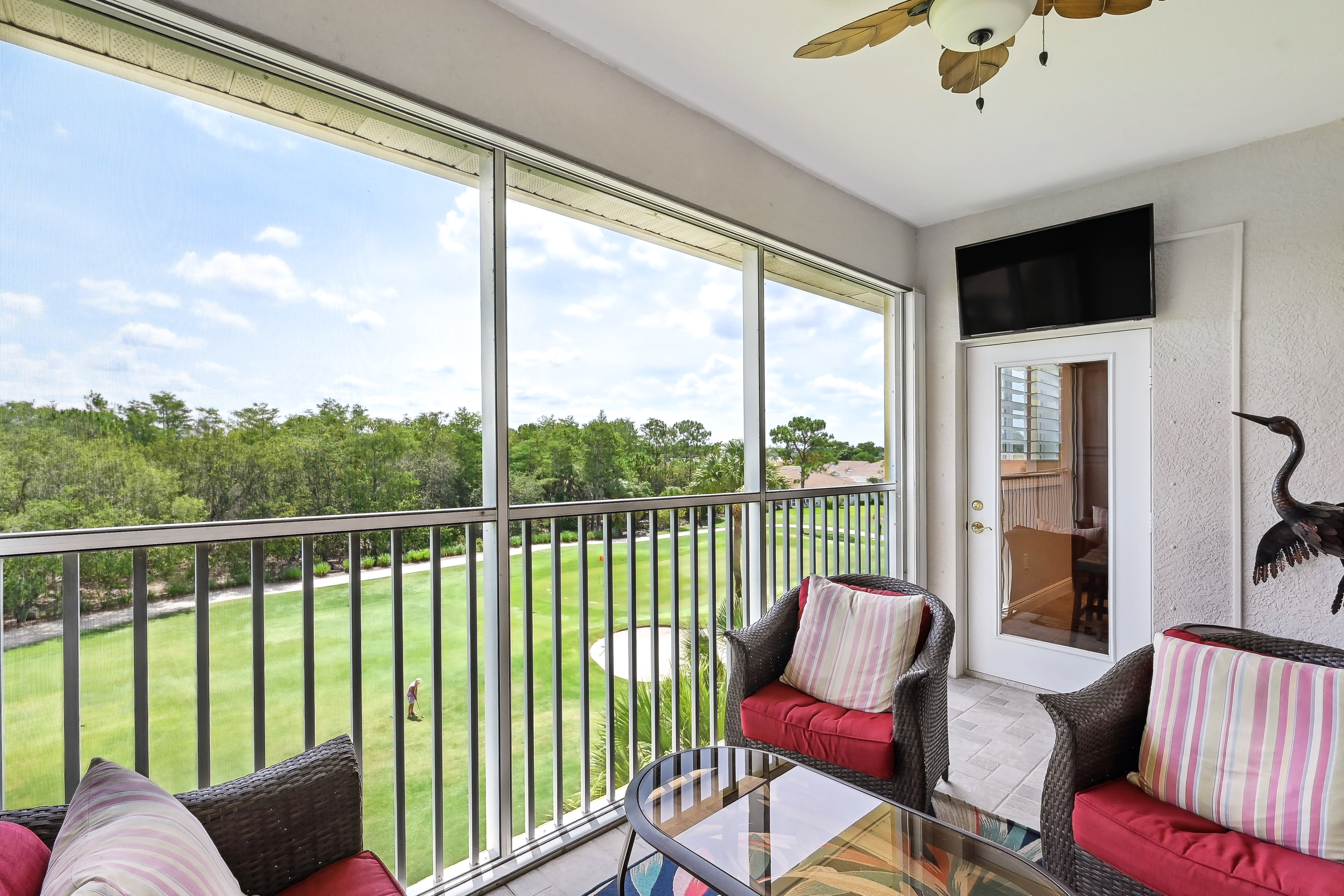 Screened-In Balcony | Smart TV | Lounge Seating | Ceiling Fan