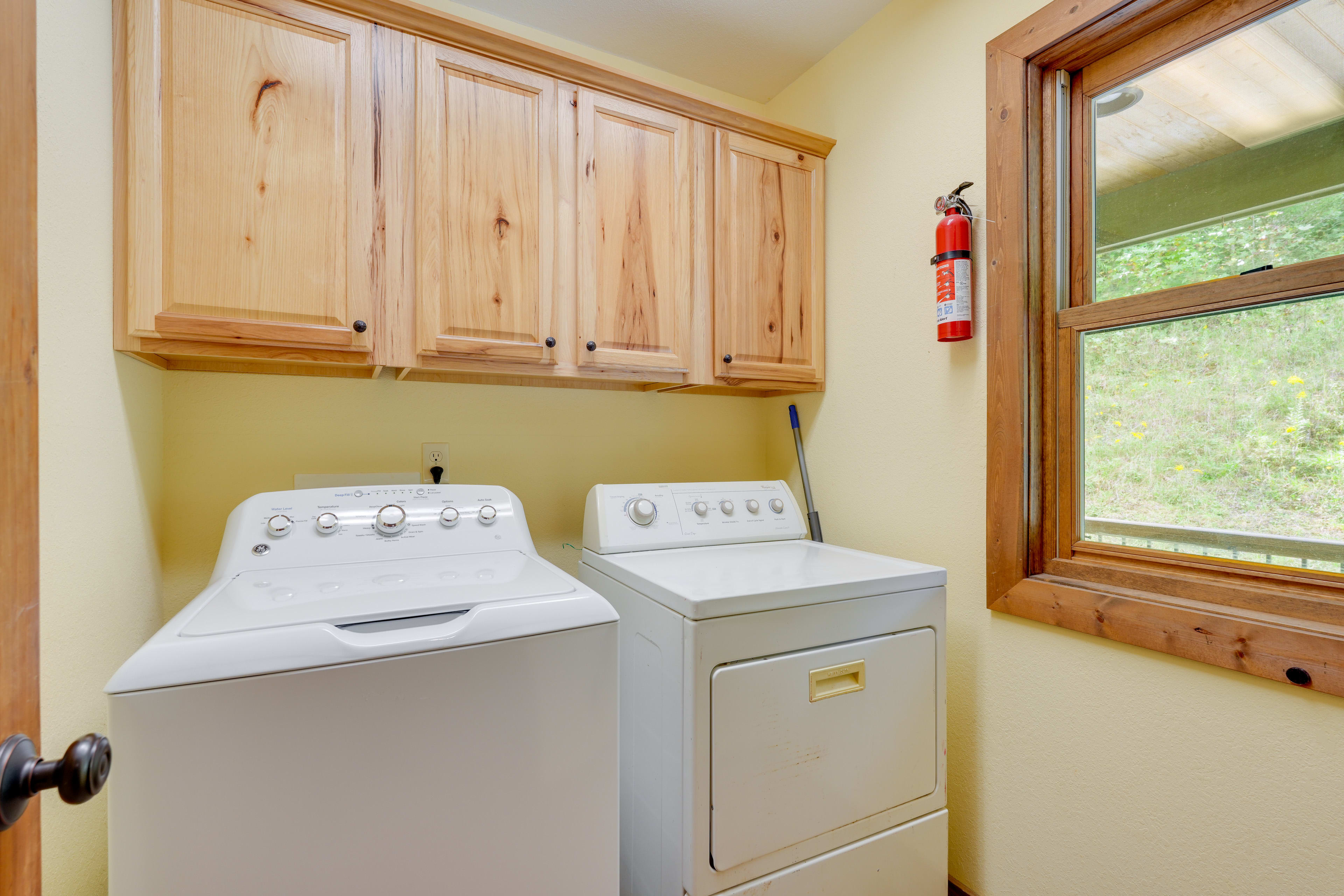 Laundry Room | 1st Floor | Detergent Provided