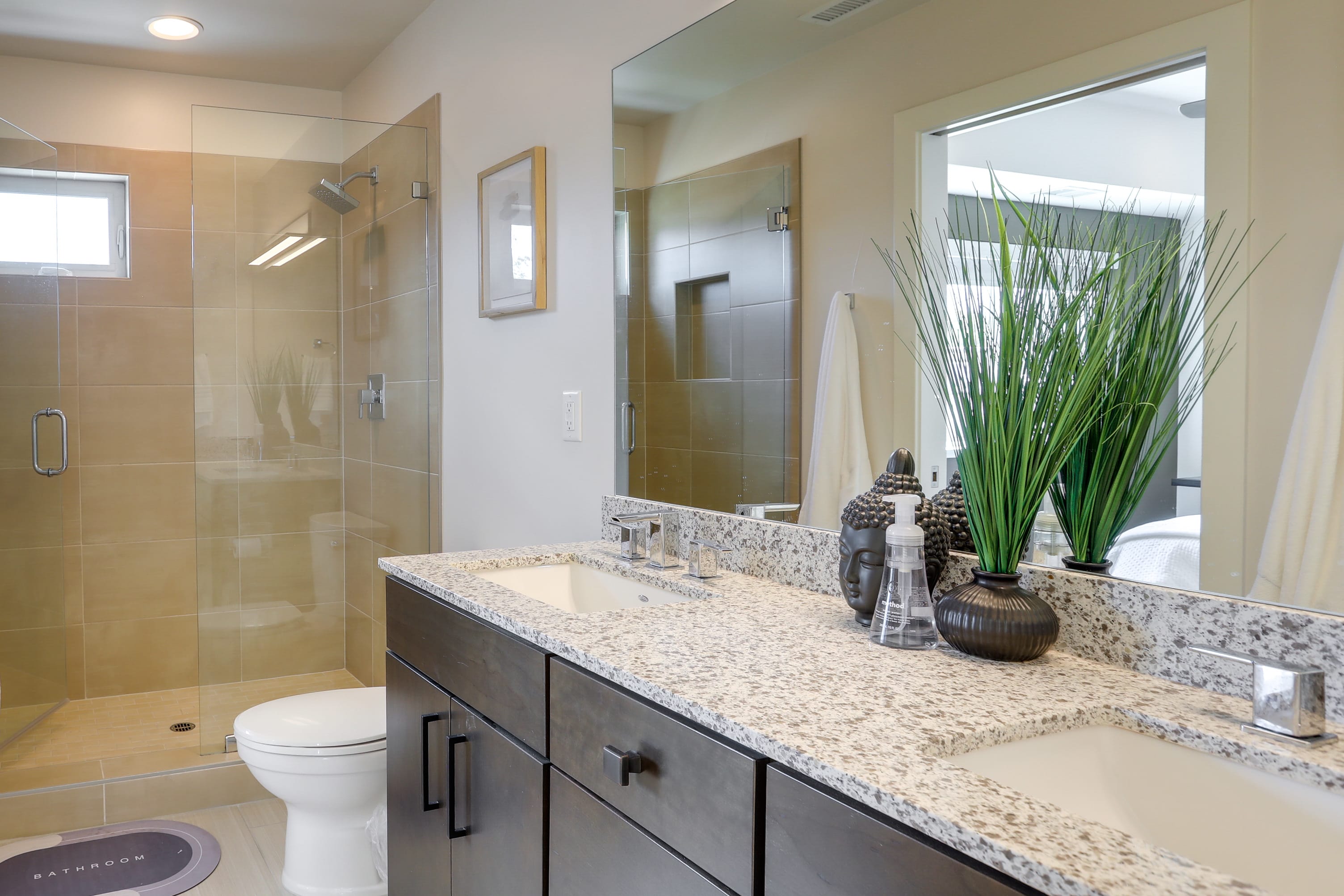 En-Suite Bathroom | 2nd Floor | Complimentary Toiletries