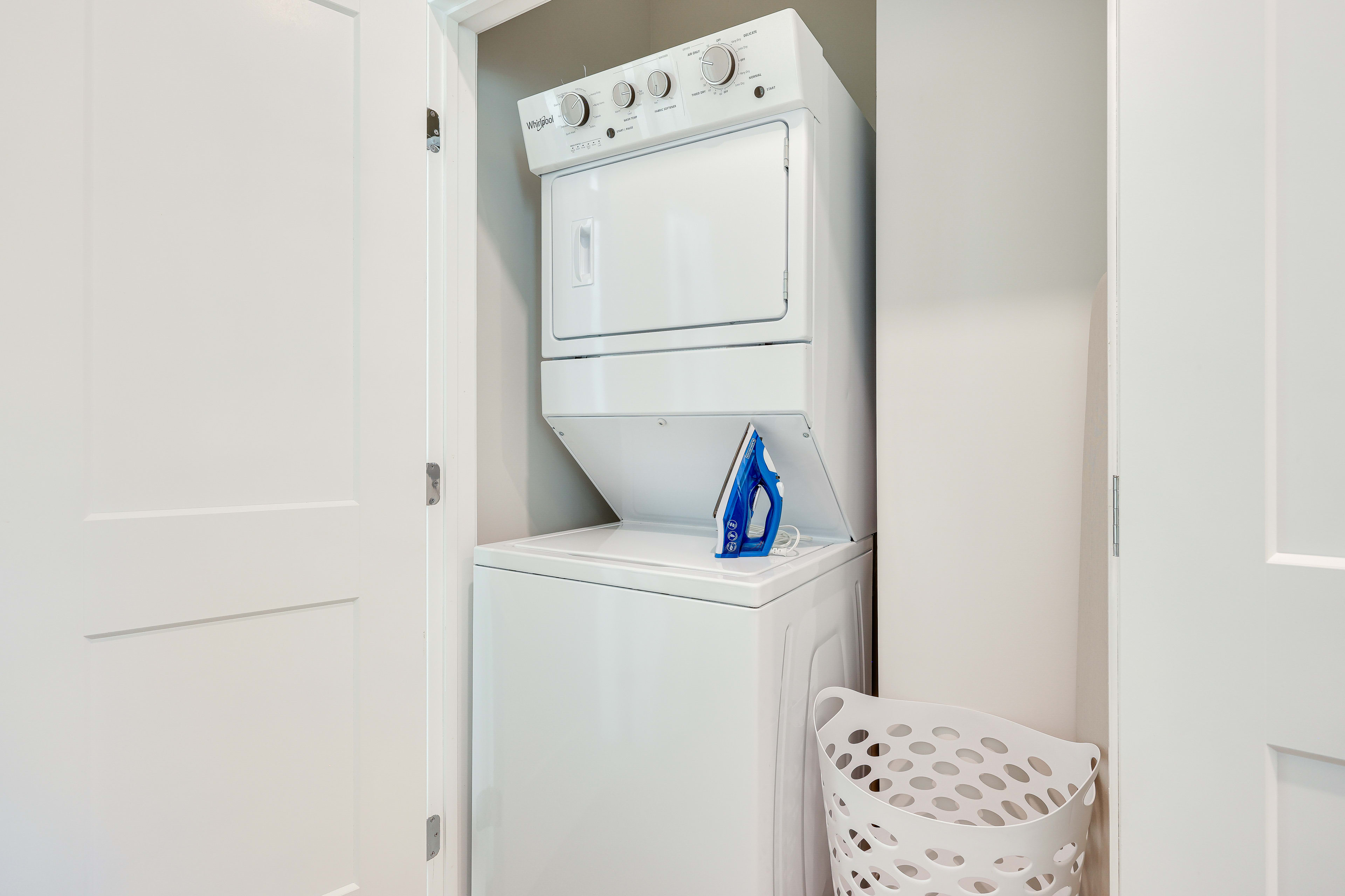 Washer & Dryer | Linens Provided