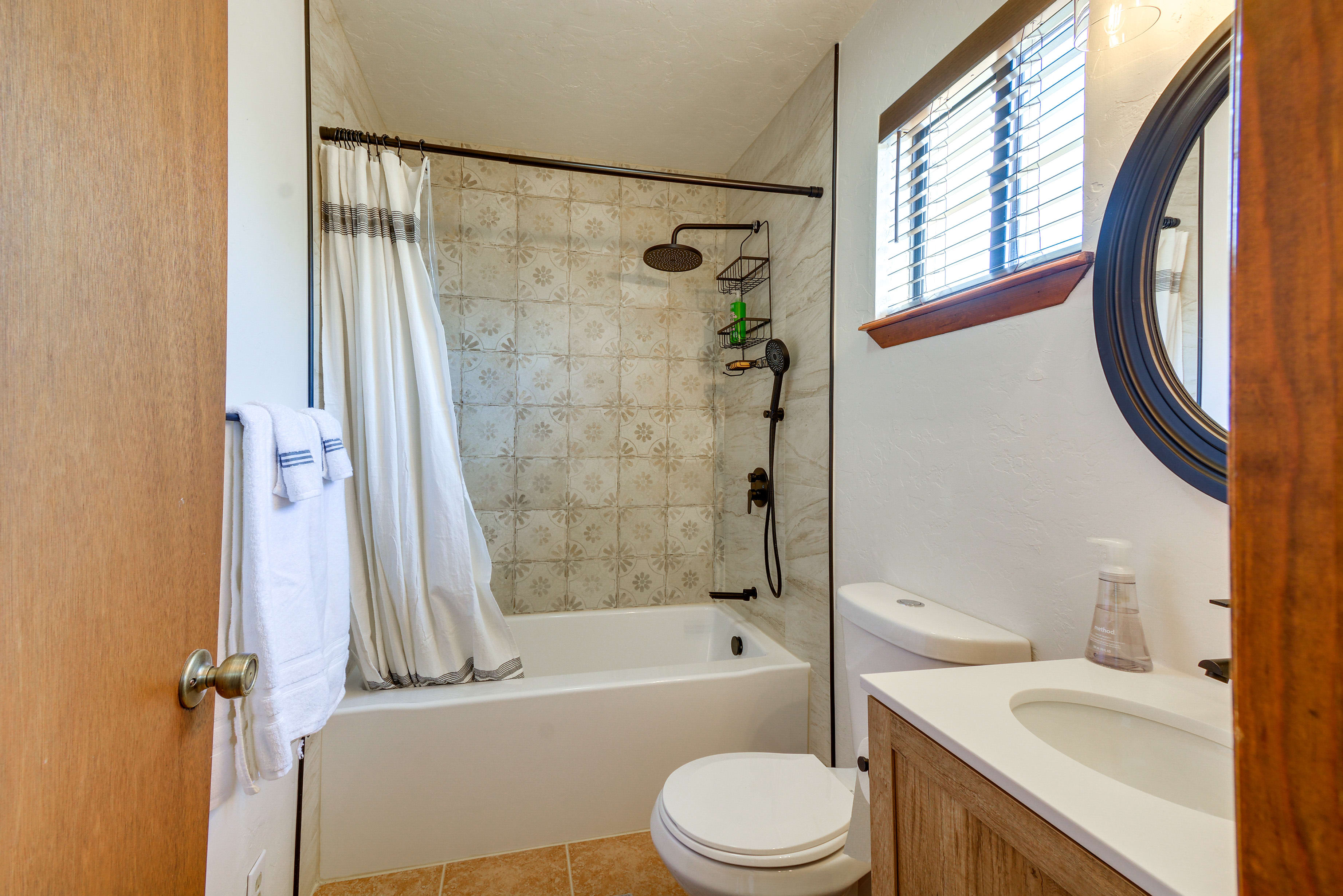 Bathroom | Complimentary Toiletries | Towels Provided