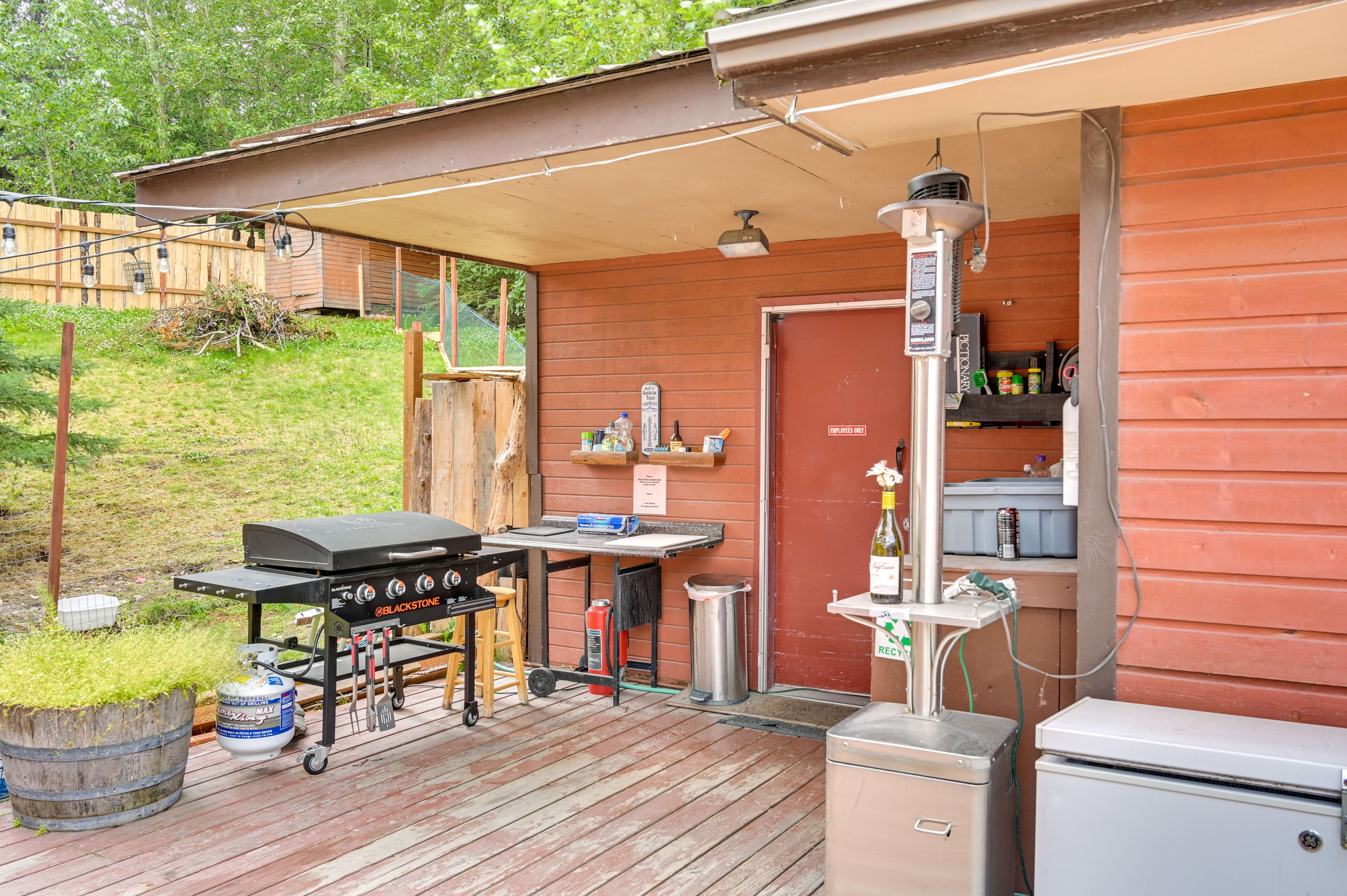 Community Patio | Grill | Dining Area