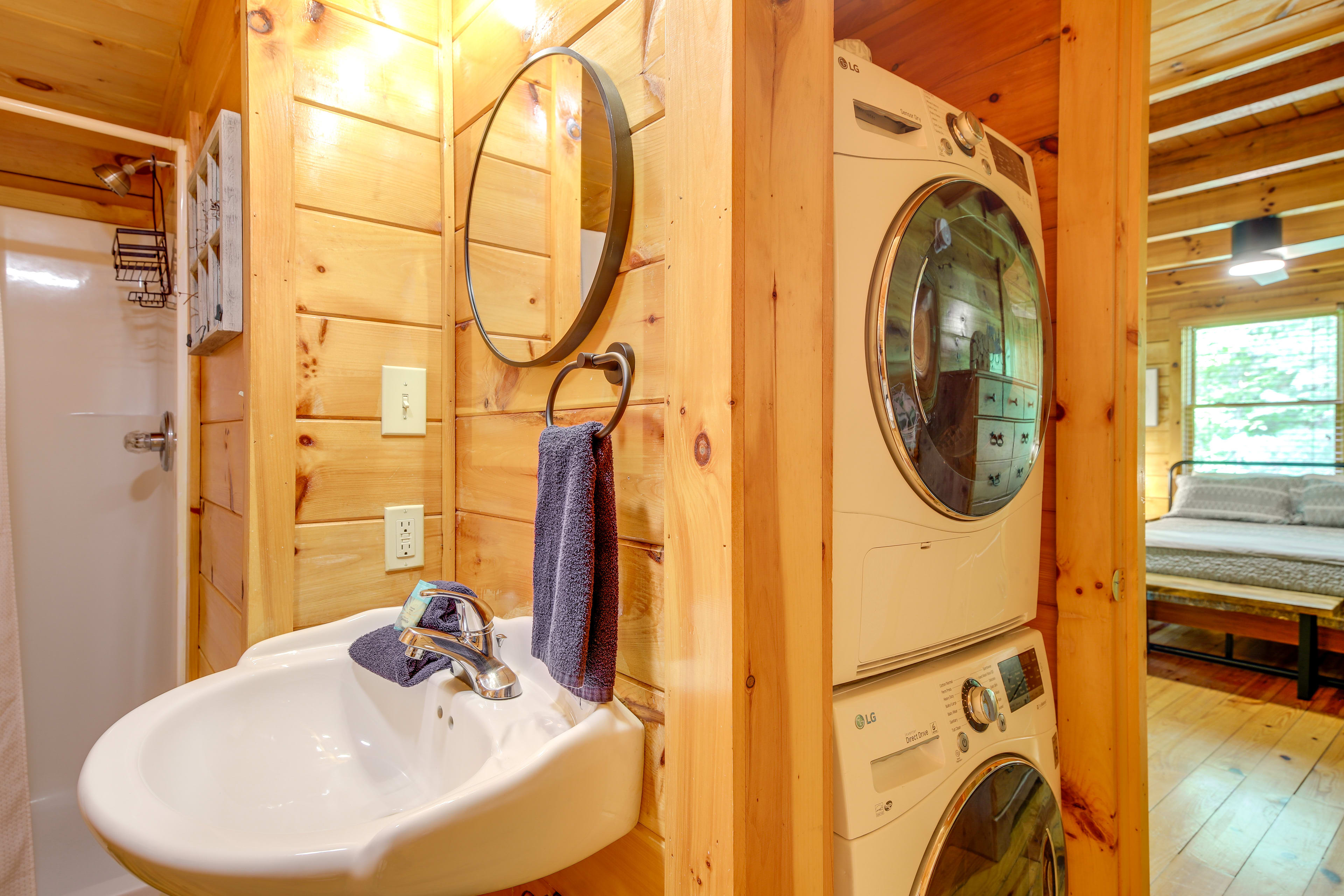 Bathroom | Washer/Dryer | Complimentary Toiletries