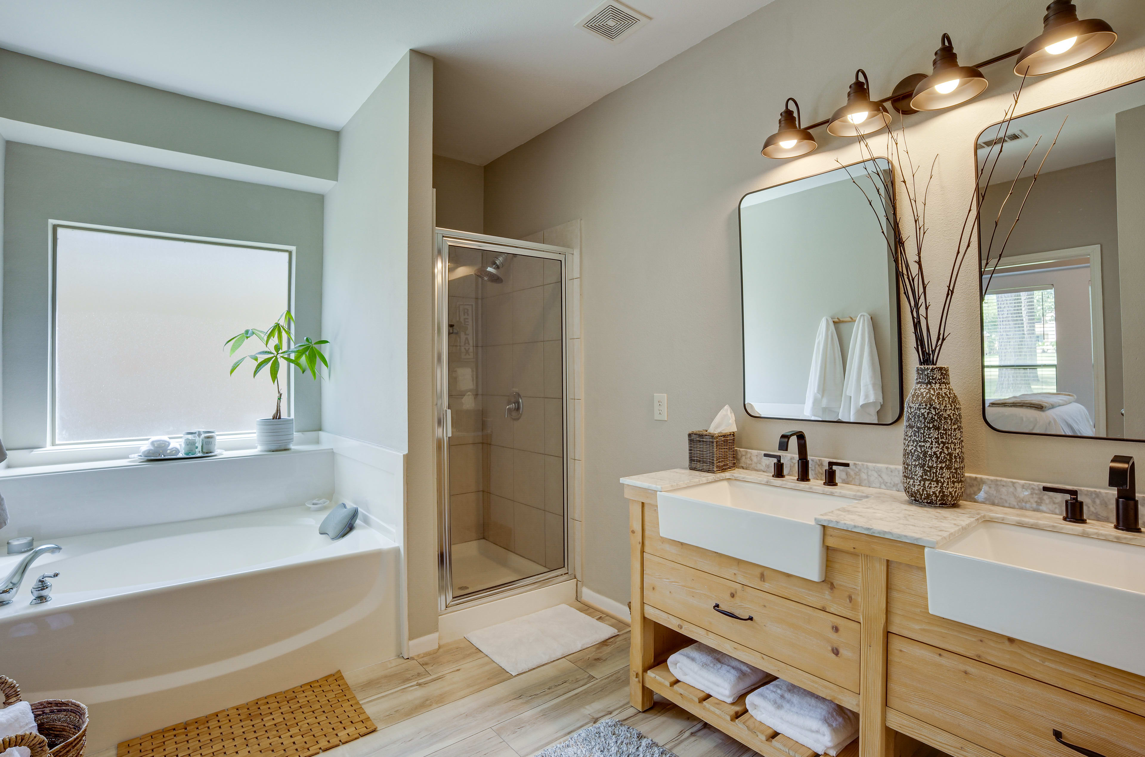 En-Suite Bathroom | Complimentary Toiletries