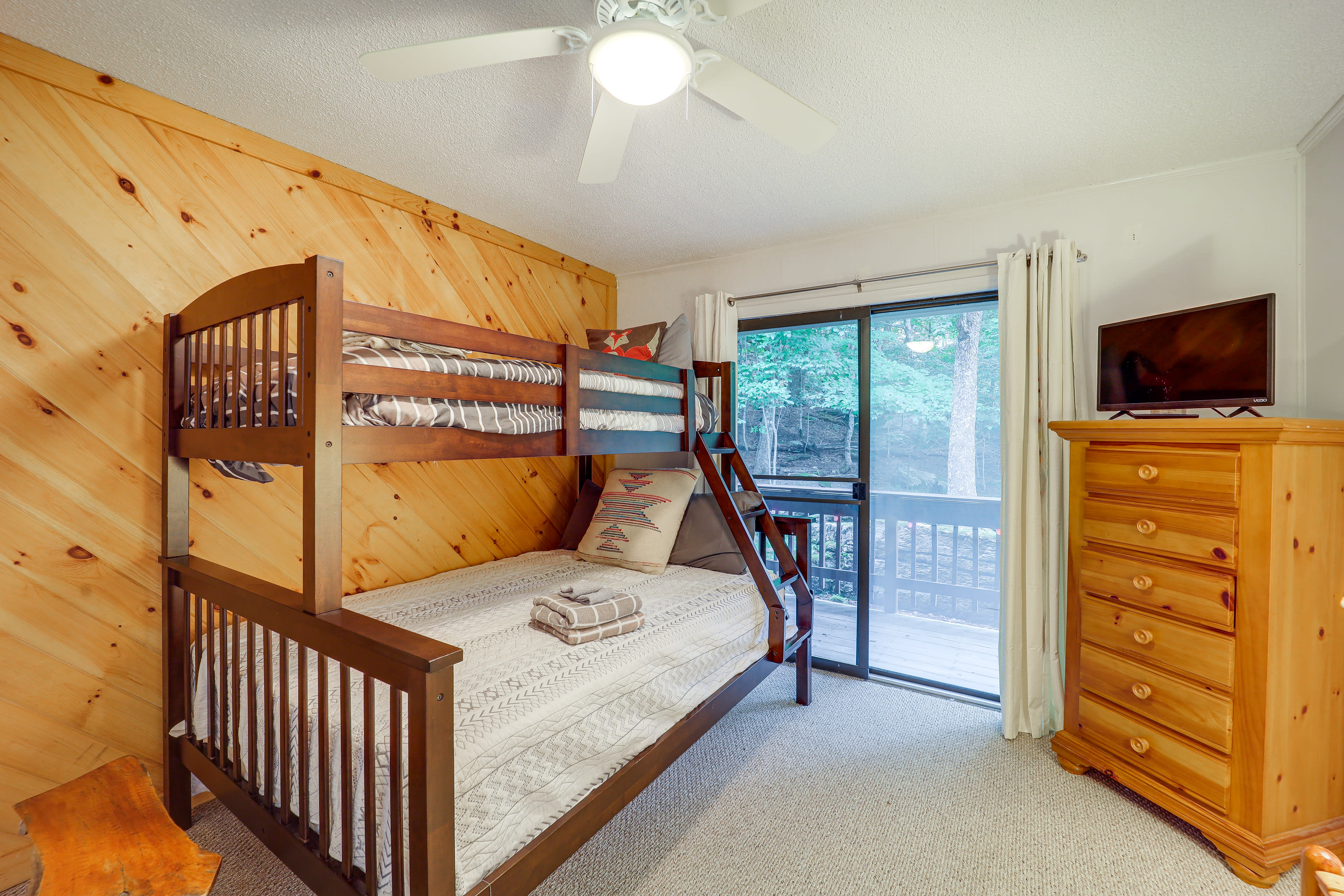 Bedroom 2 | Twin/Full Bunk Bed | Linens Provided