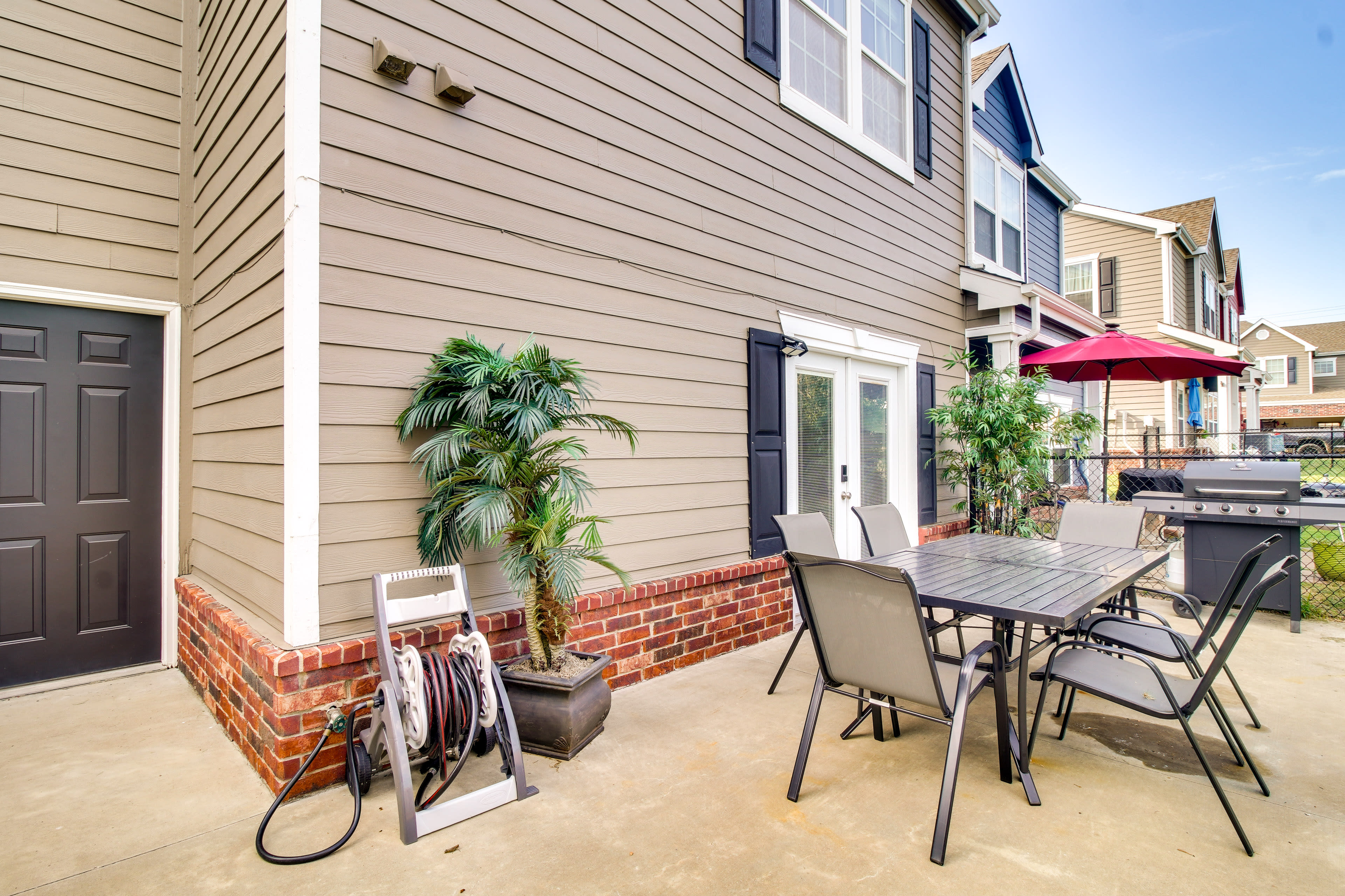 Furnished Patio | Gas Grill