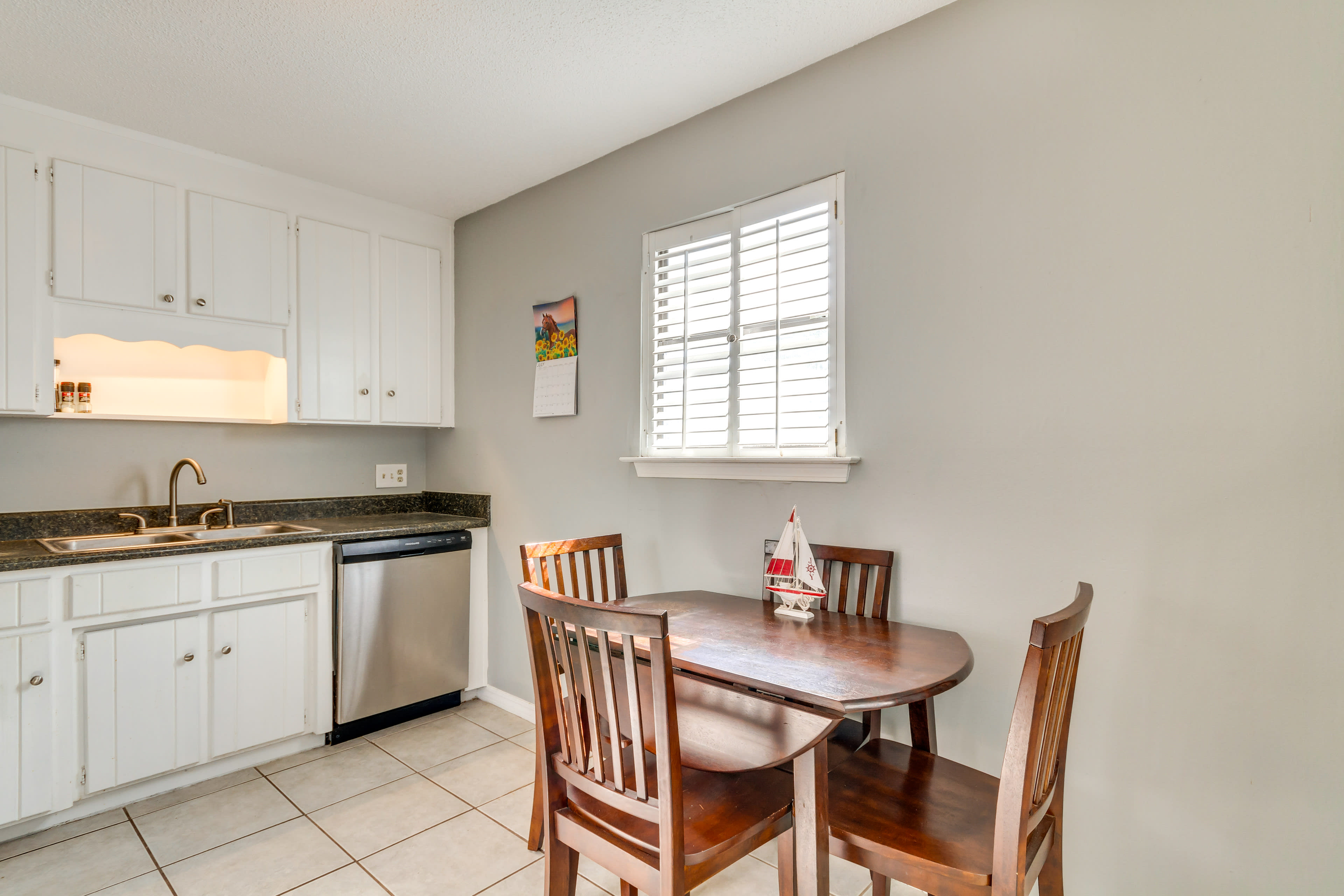 Kitchen | Dining Area | Dishwasher