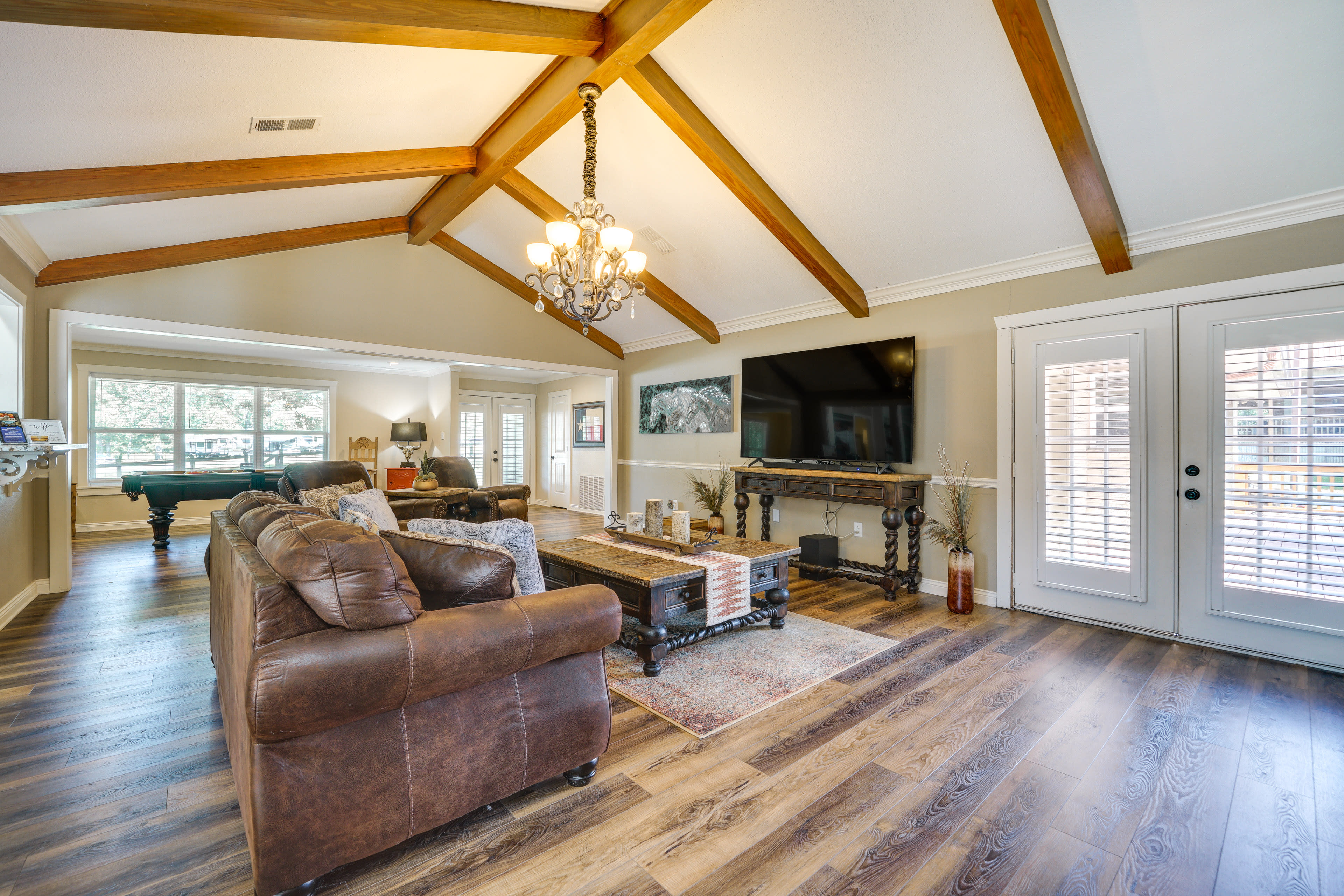 Living Room | Pool Table