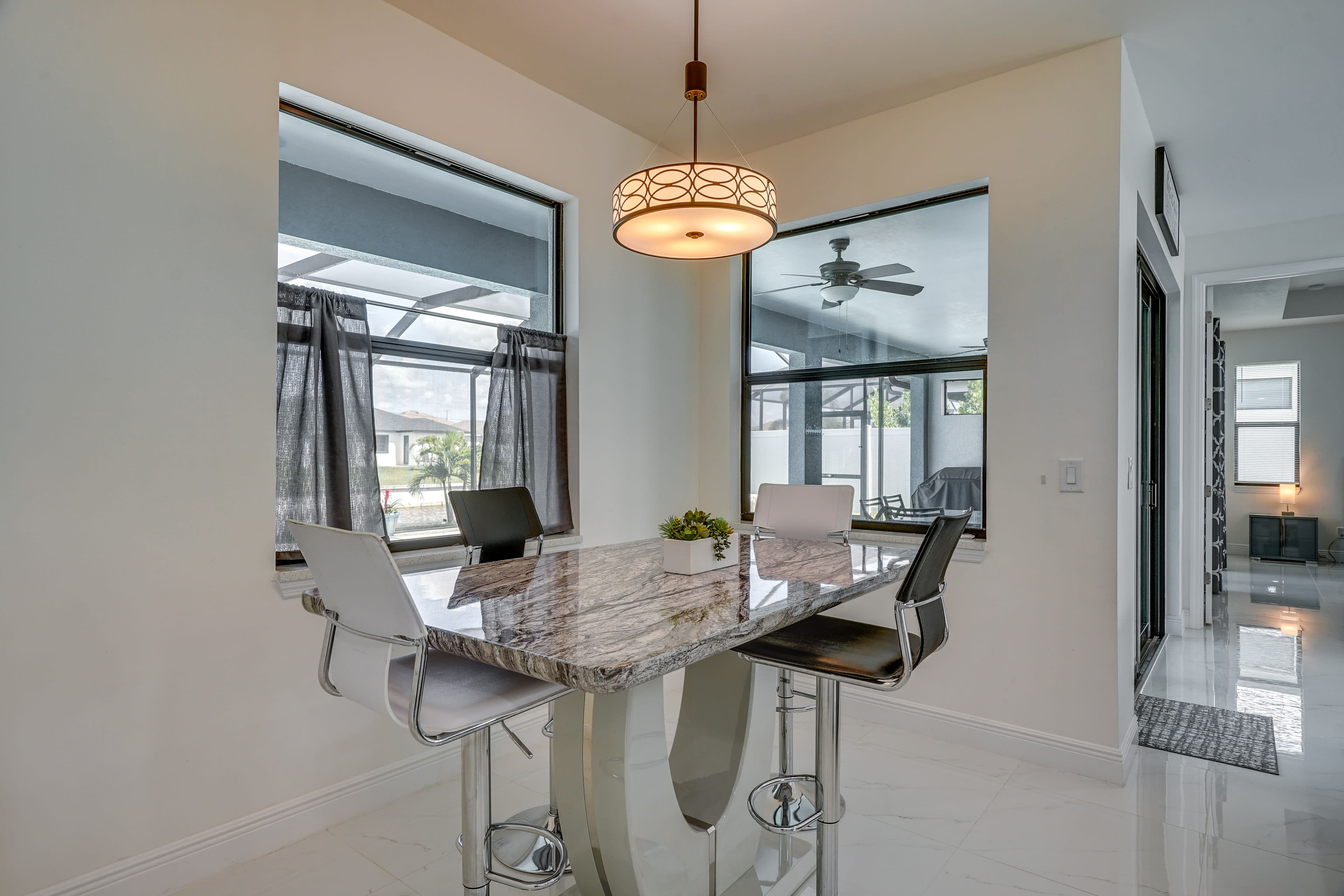 Dining Area | Dishware/Flatware Provided | High Chair