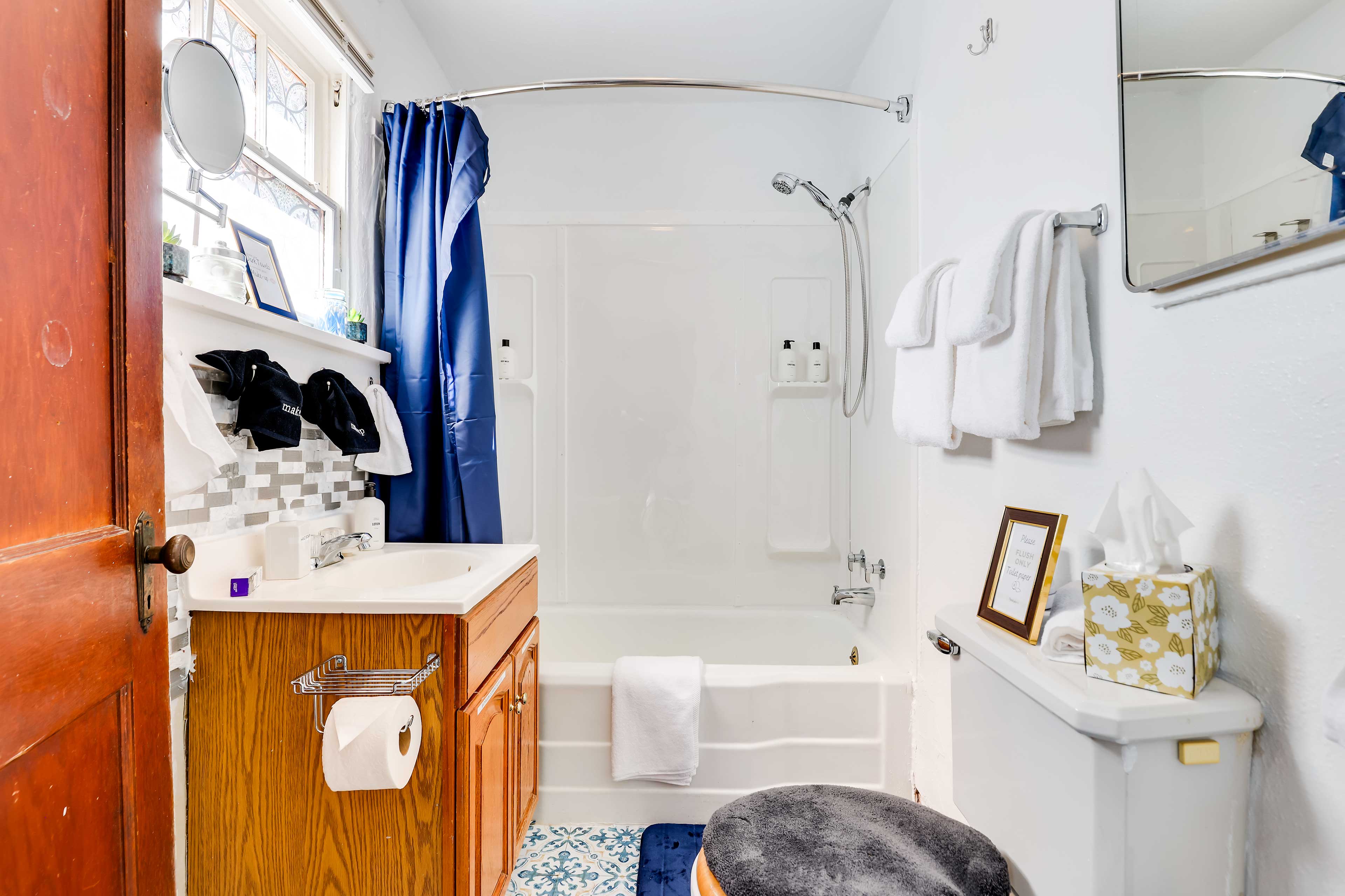 En-Suite Bathroom | Complimentary Toiletries | Hair Dryer | Towels Provided