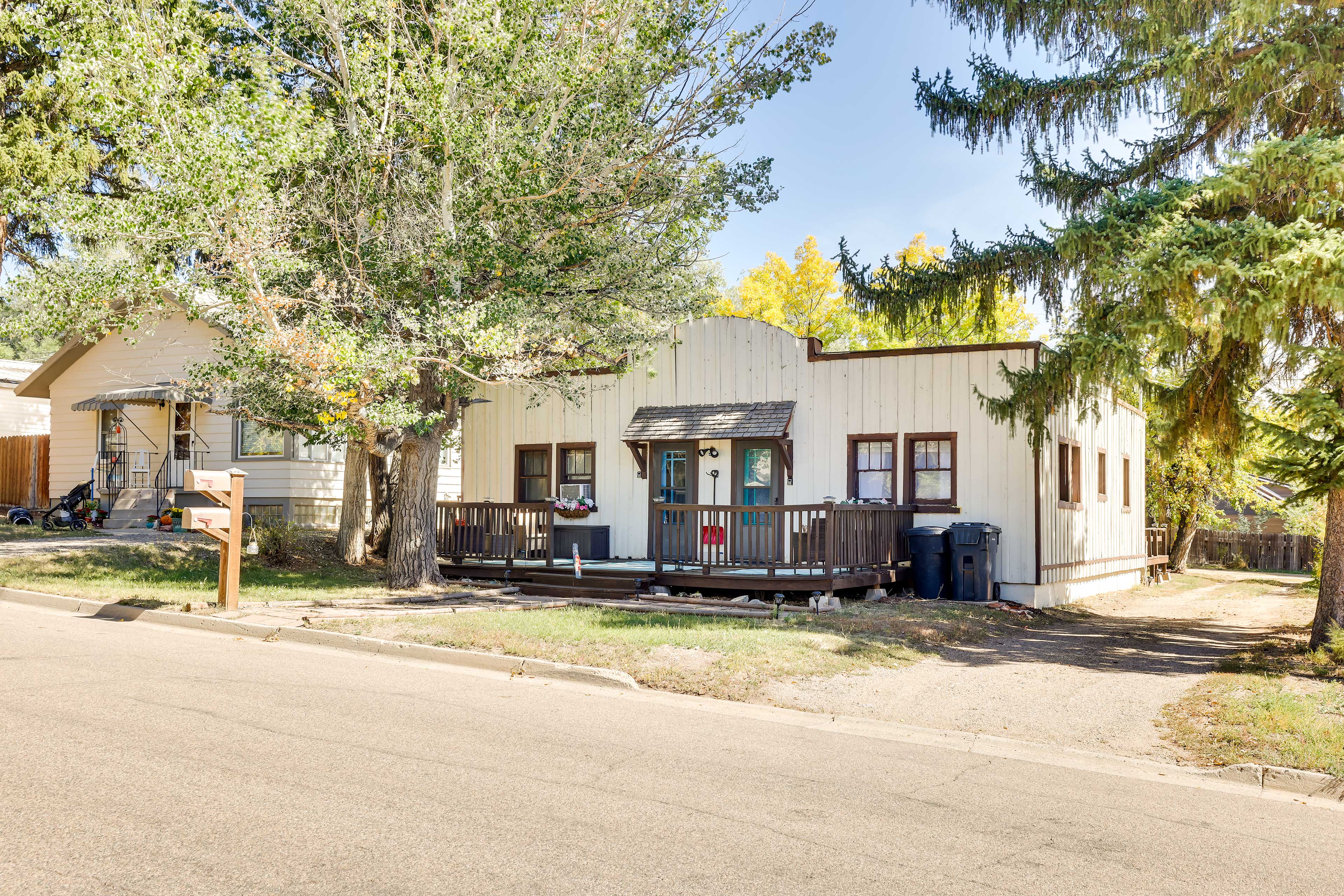 Gravel Driveway (2 Vehicles) | RV/Trailer Parking Allowed (Height Restriction)