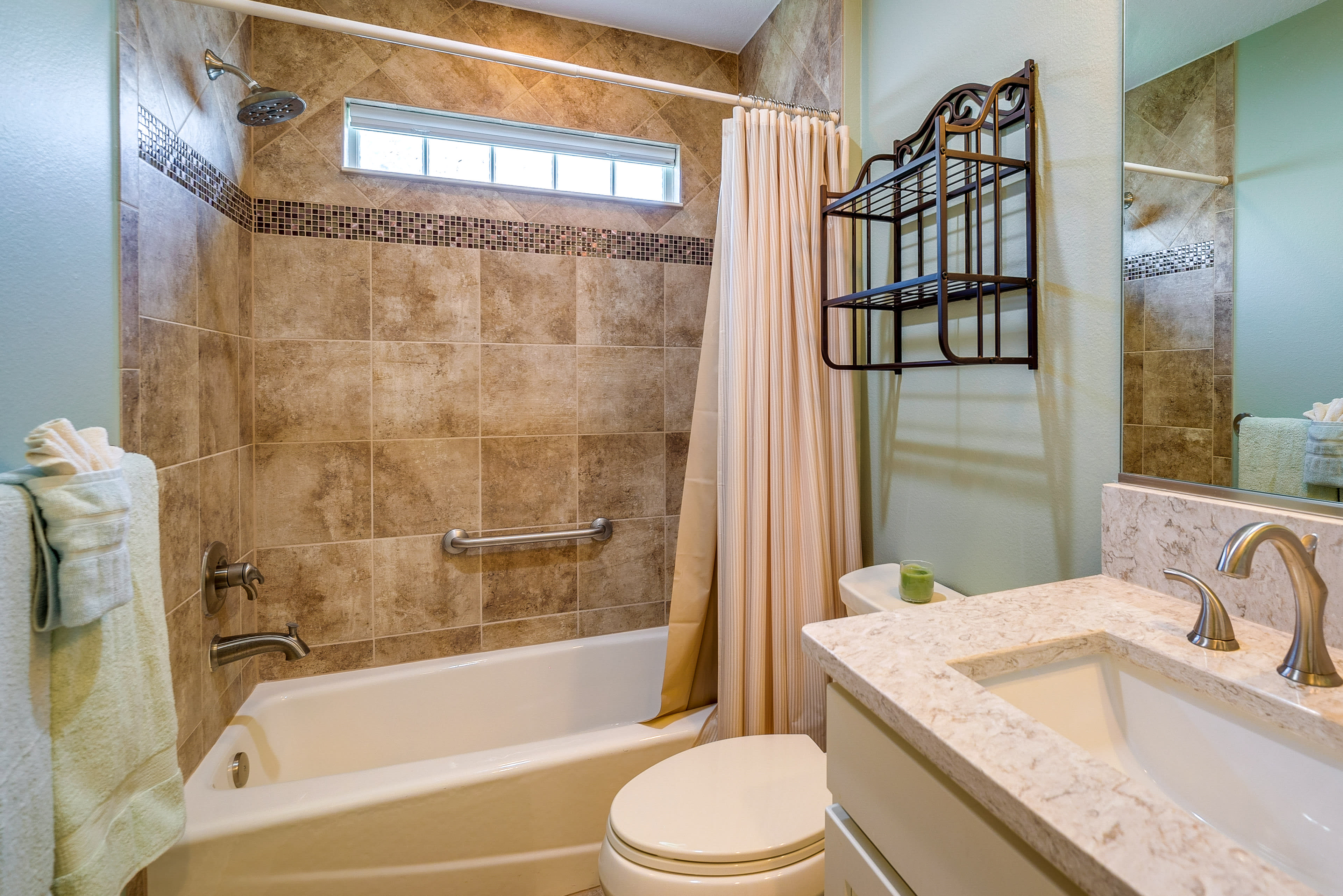 Full Bathroom | Main Level