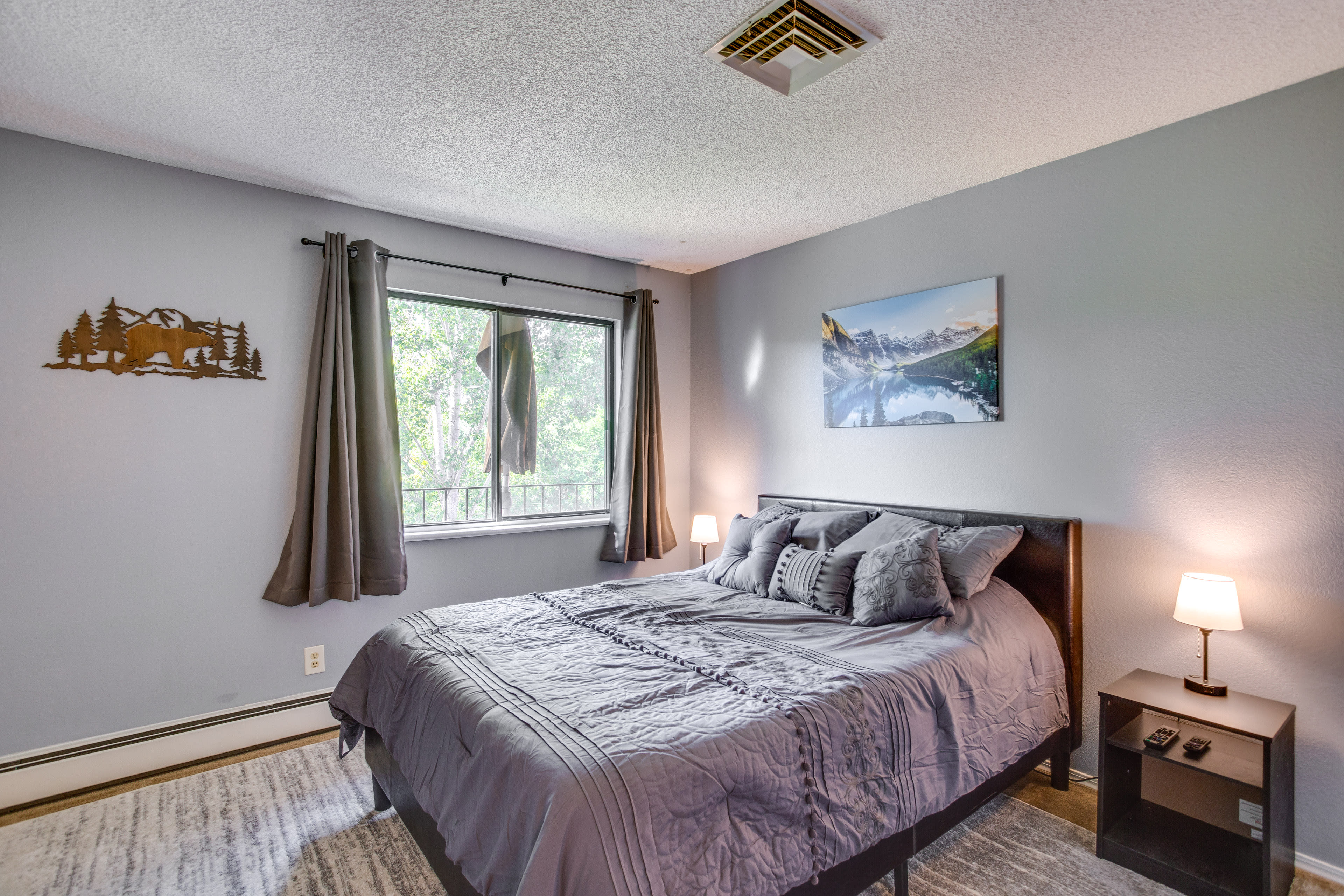 Bedroom 1 | Queen Bed | Linens Provided | Smart TV | En-Suite Bathroom