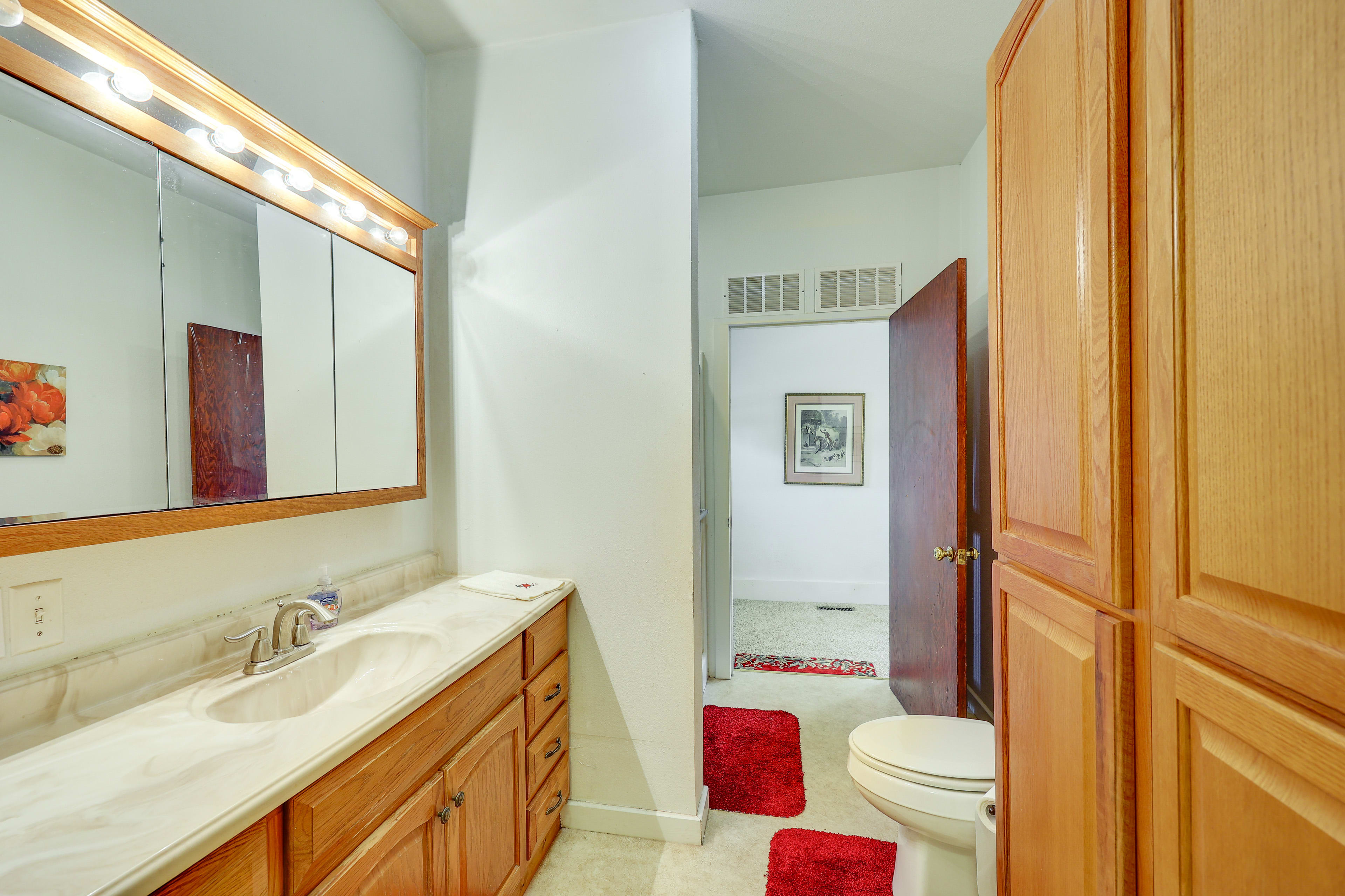 Full Bathroom | Complimentary Toiletries