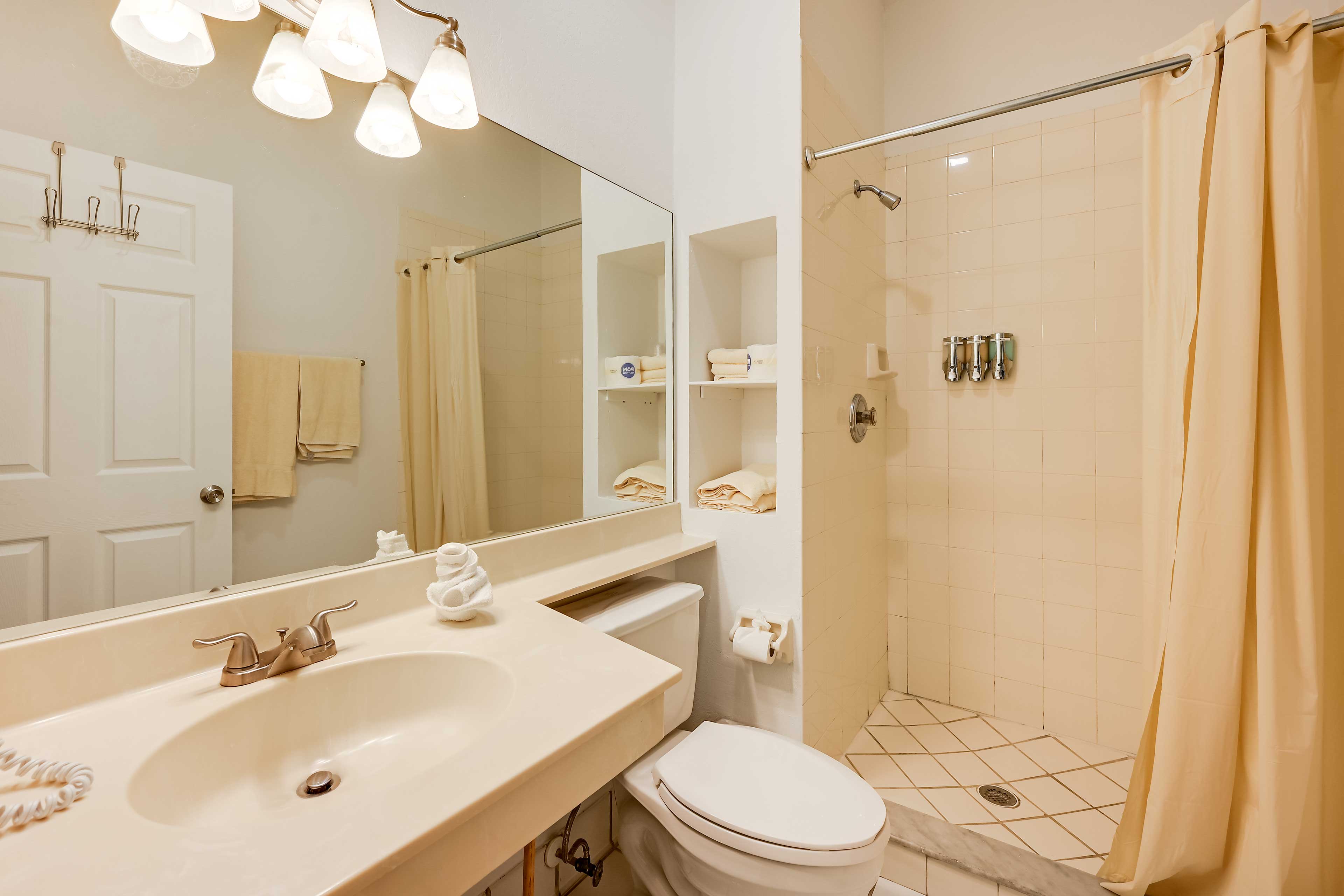 Bathroom | Complimentary Toiletries | Towels Provided