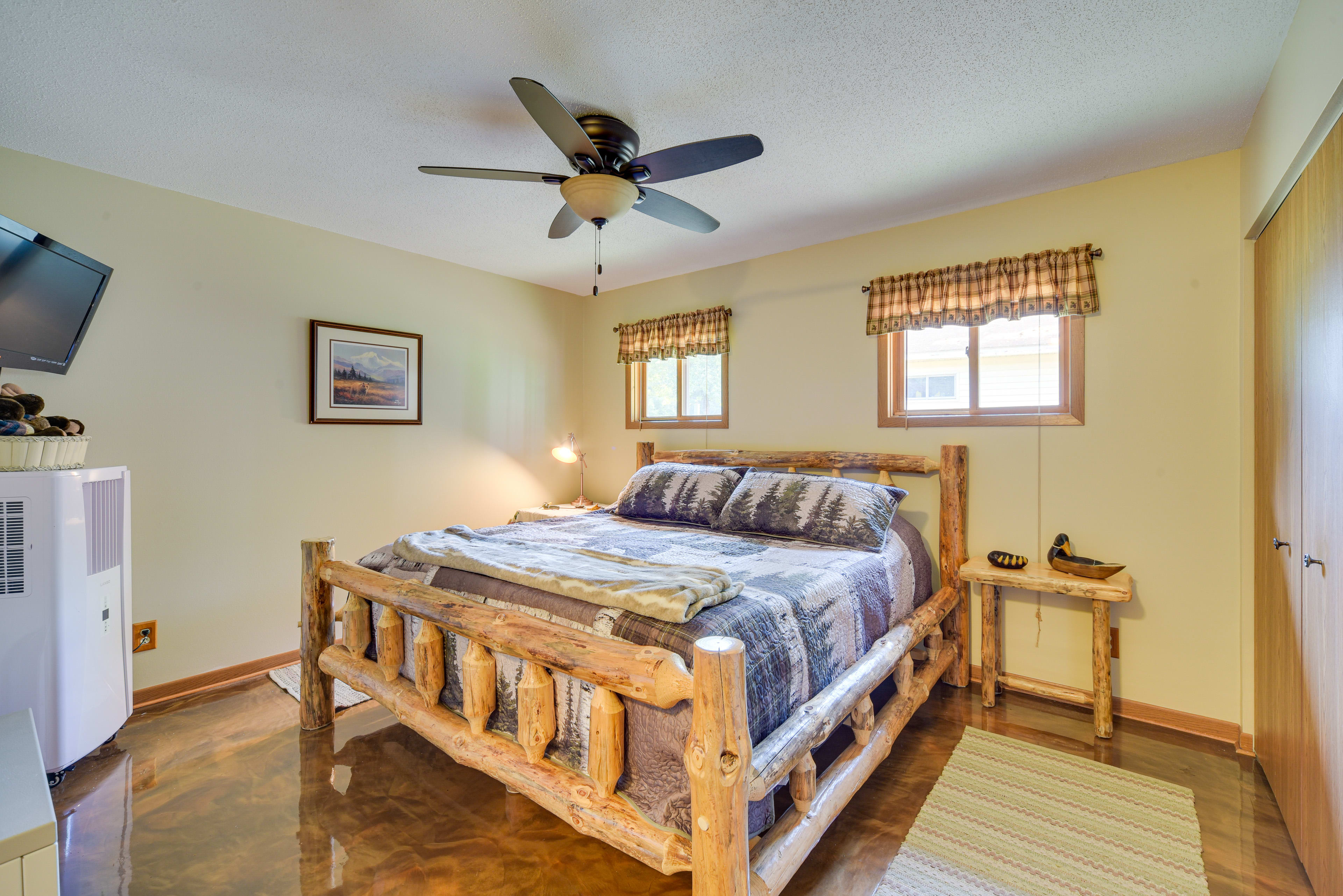 Bedroom 1 | King Bed | En-Suite Bathroom