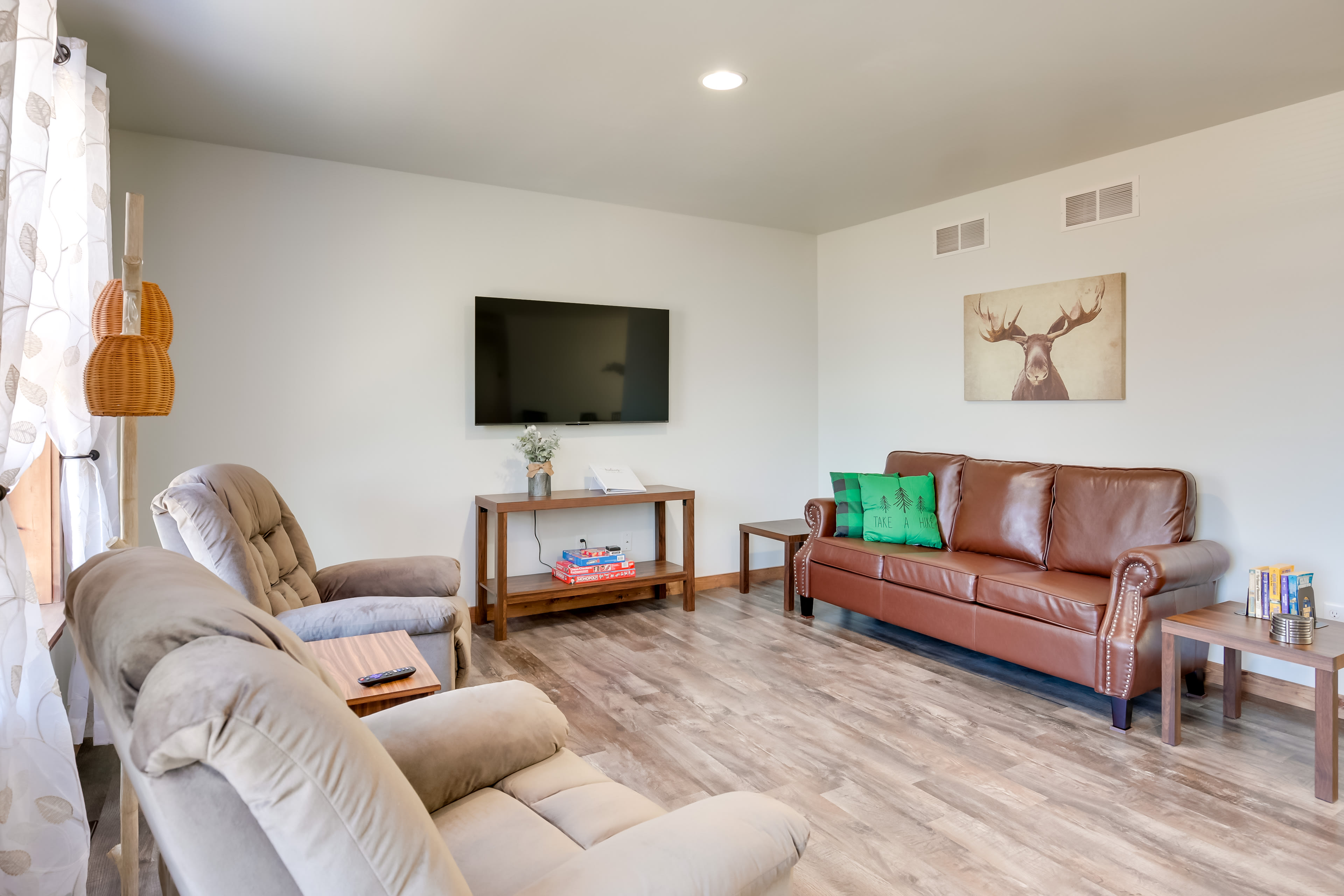 Living Room | Free WiFi | Smart TV | Board Games