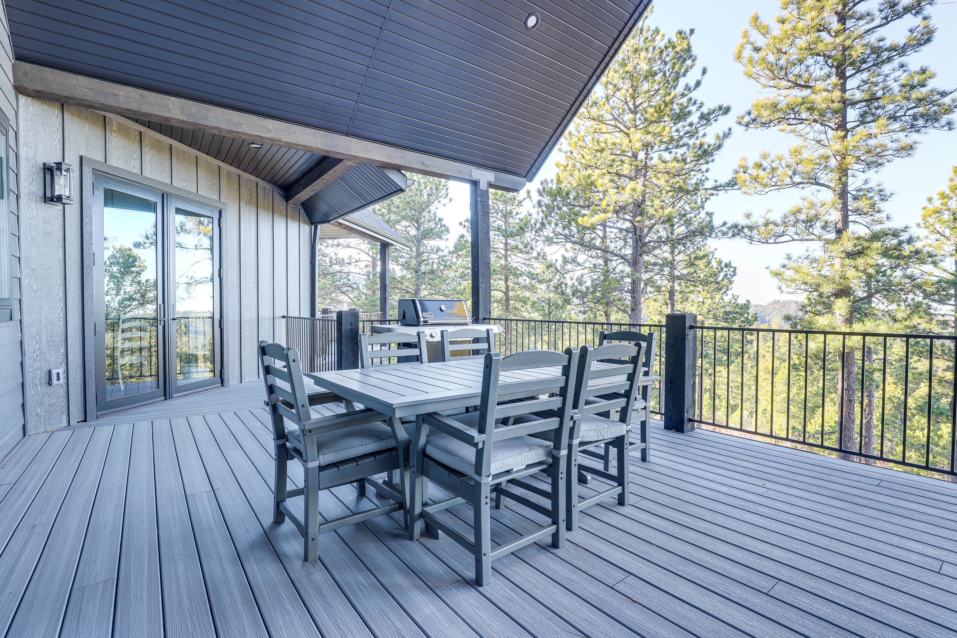 Deck | Gas Grill | Outdoor Seating & Dining