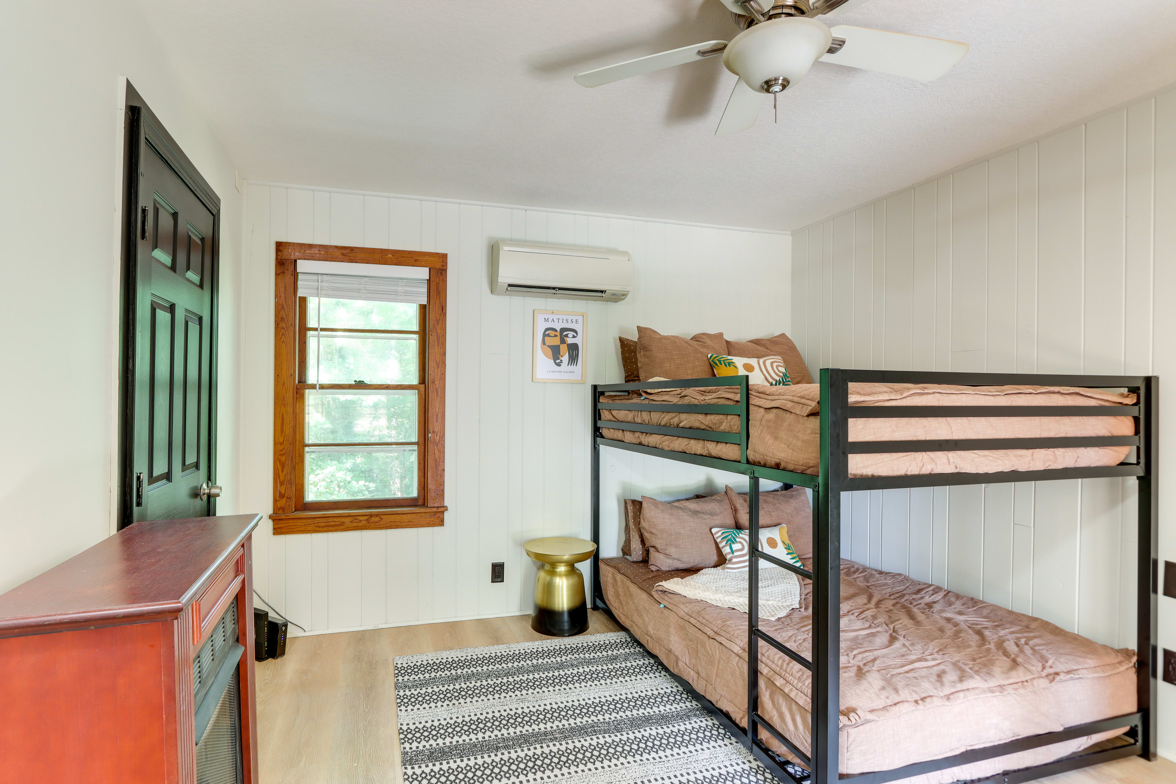 Studio | Full Bunk Bed | Wall A/C Unit | Fireplace