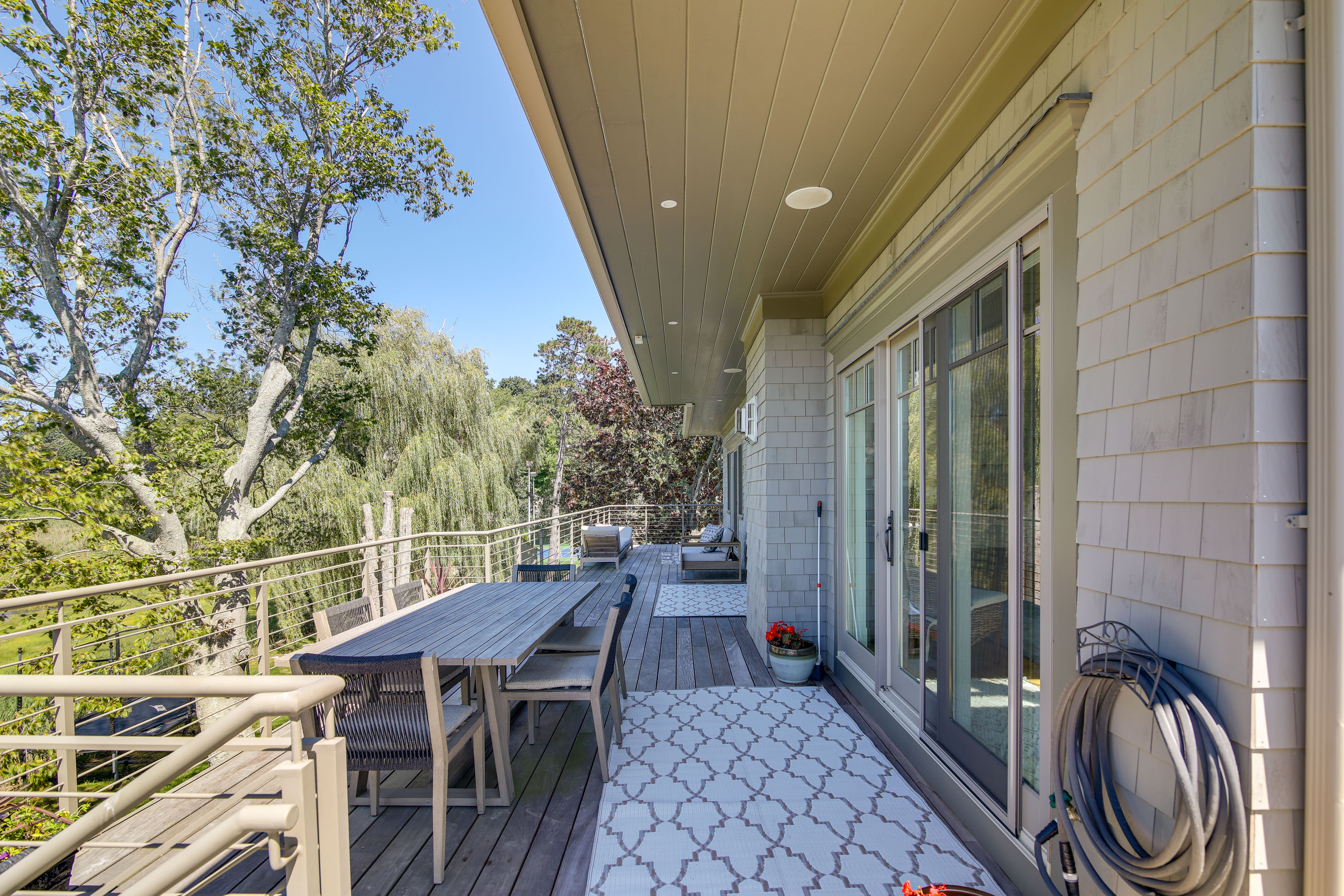 Private Wraparound Deck