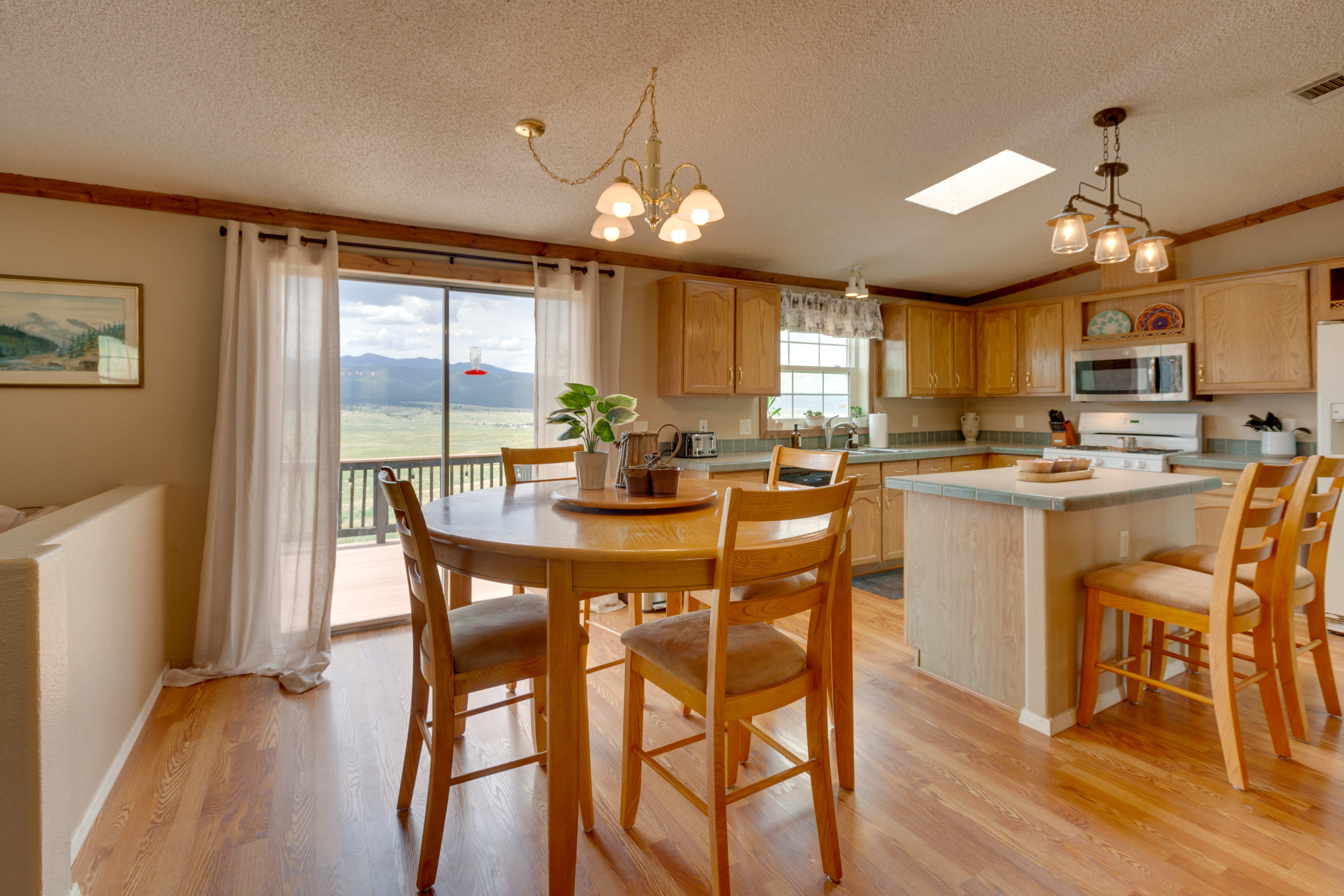 Dining Area | Dishware & Flatware