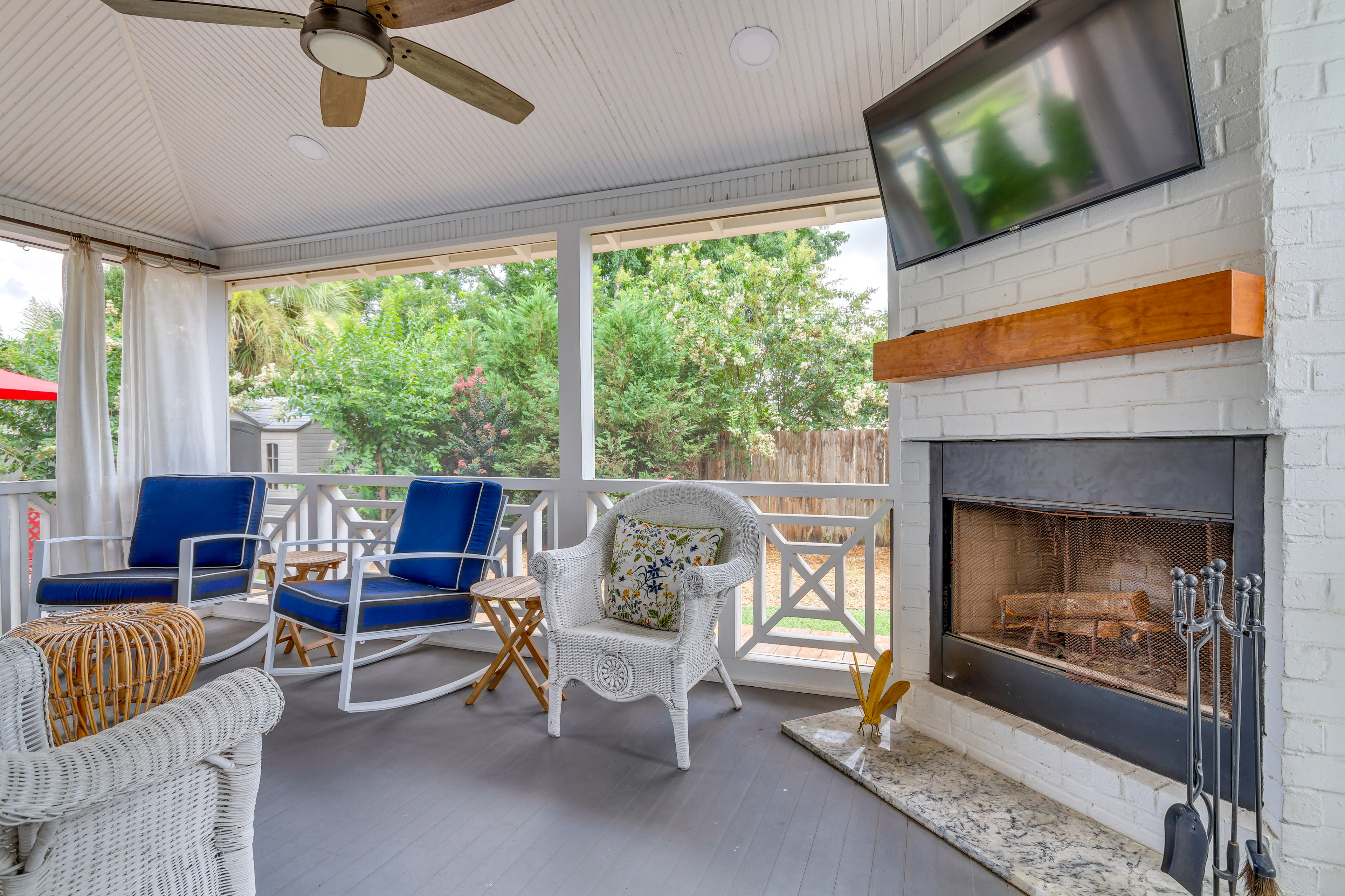 Private Screened-In Sunroom | Smart TV | Decorative Fireplace