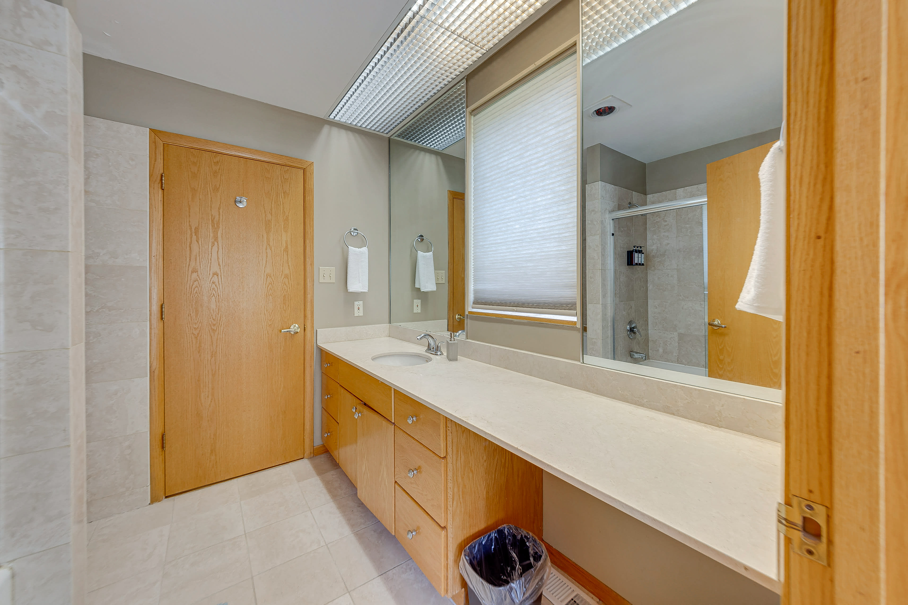 Full Bathroom | Towels Provided | Complimentary Toiletries | Hair Dryer