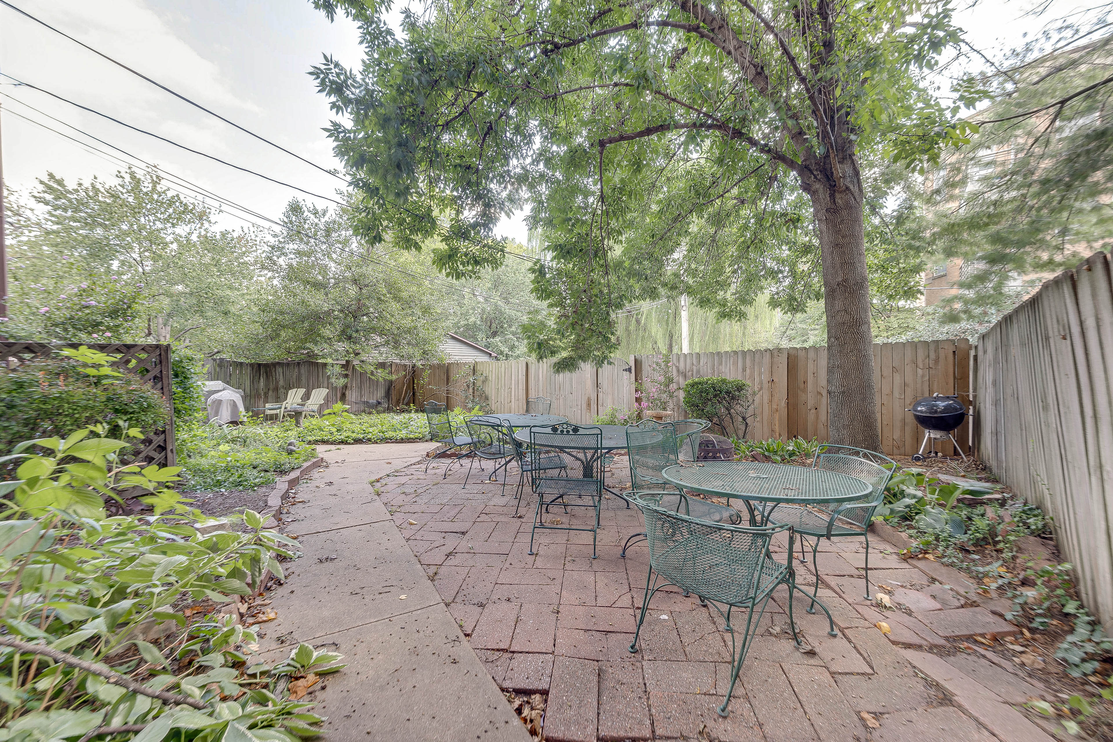 Fenced Backyard & Patio | Outdoor Dining
