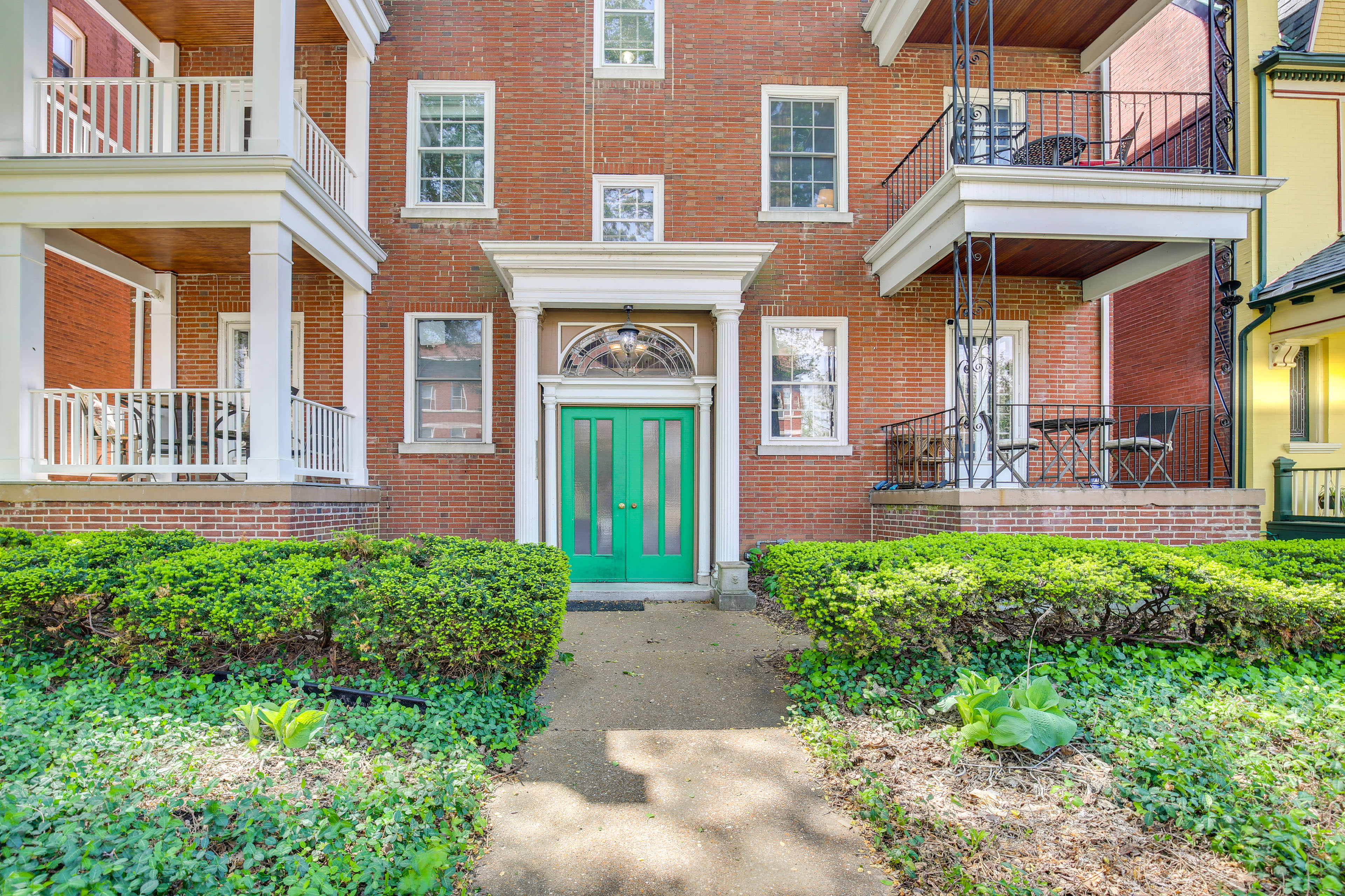 Building Entrance | Parking | Street (First-Come, FIrst-Served)