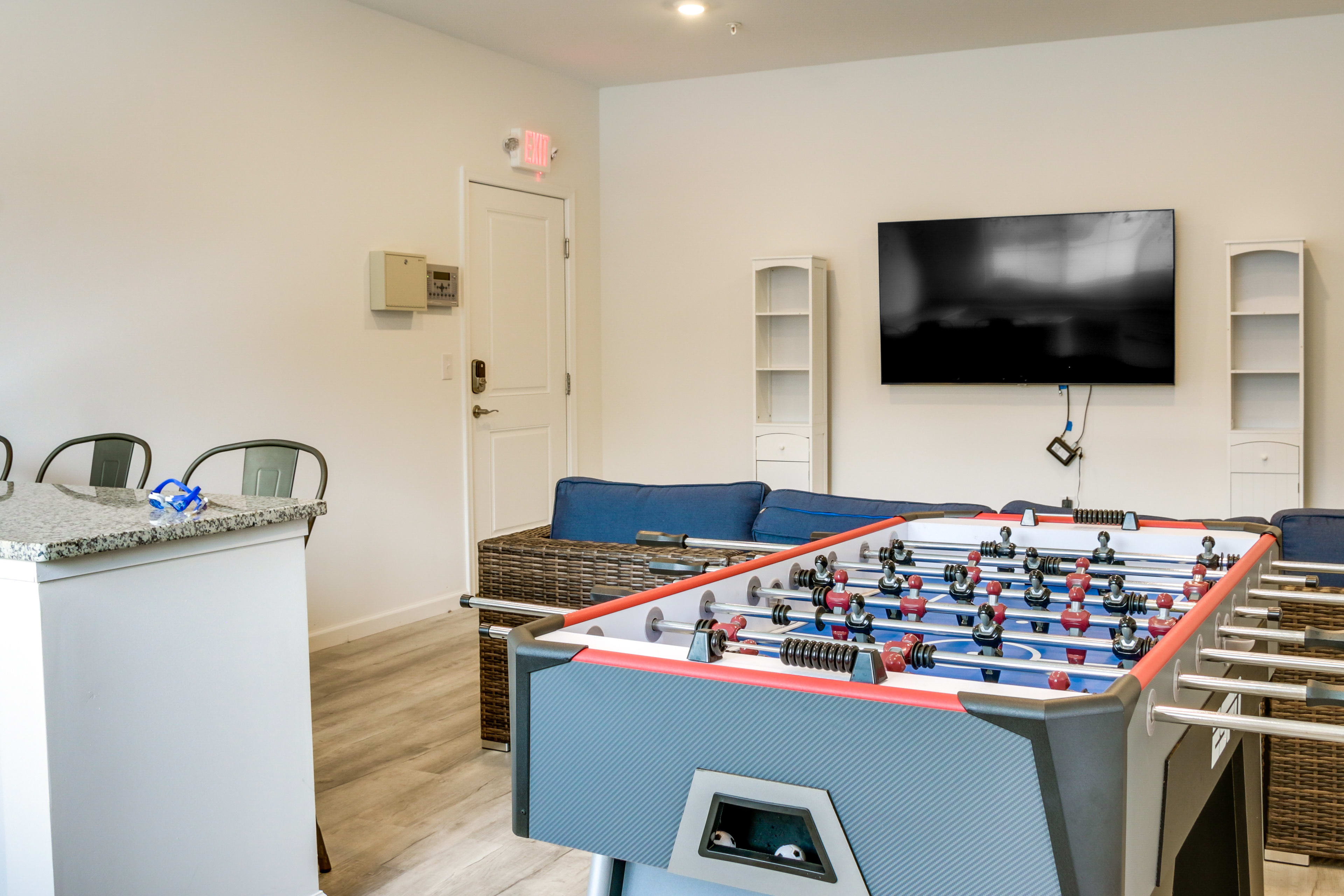 Community Amenities | Clubhouse | Outdoor Pool | Gas Grill