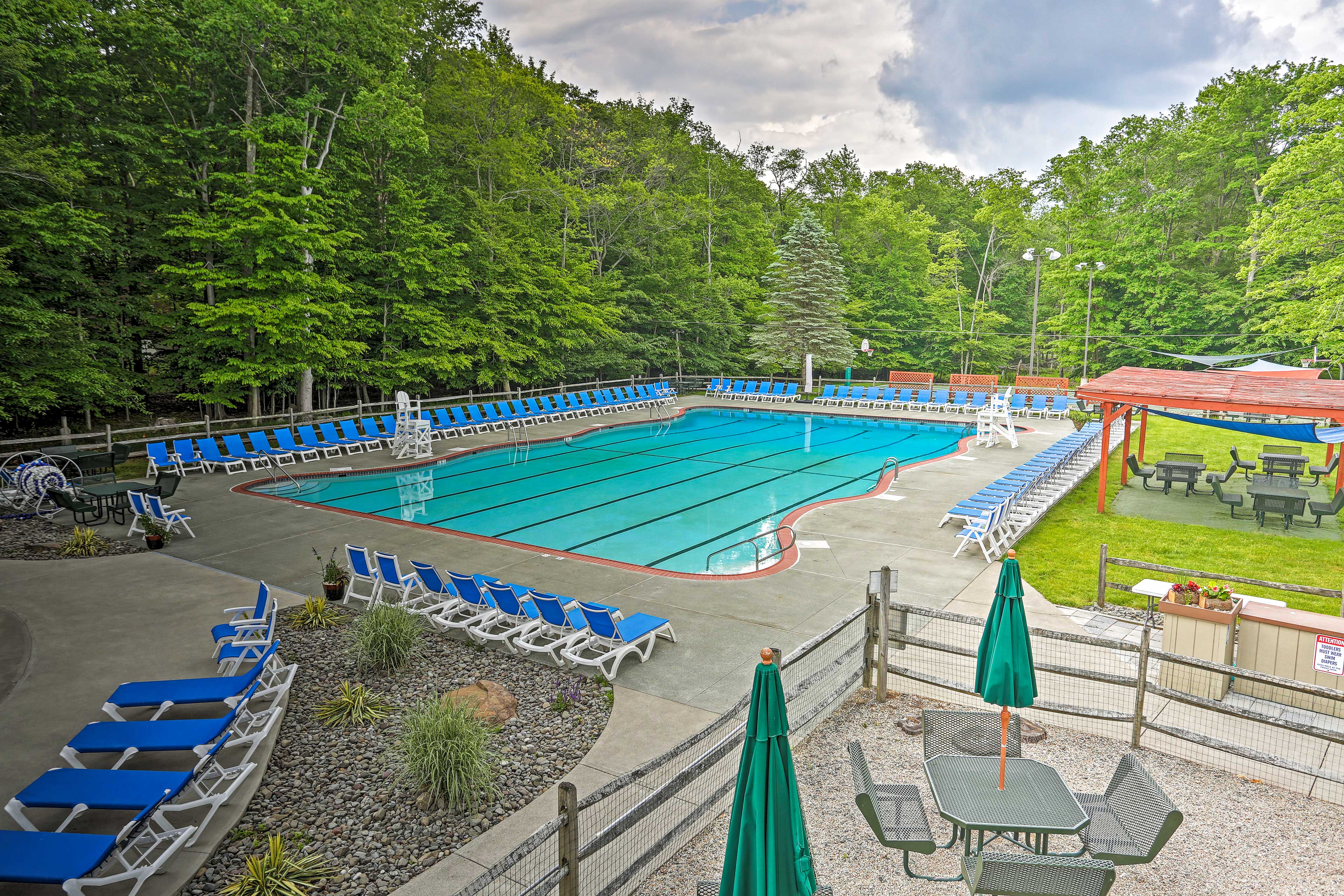 Big Bass Lake Amenities Available w/ On-Site Fee | Indoor Pool | Beach Access