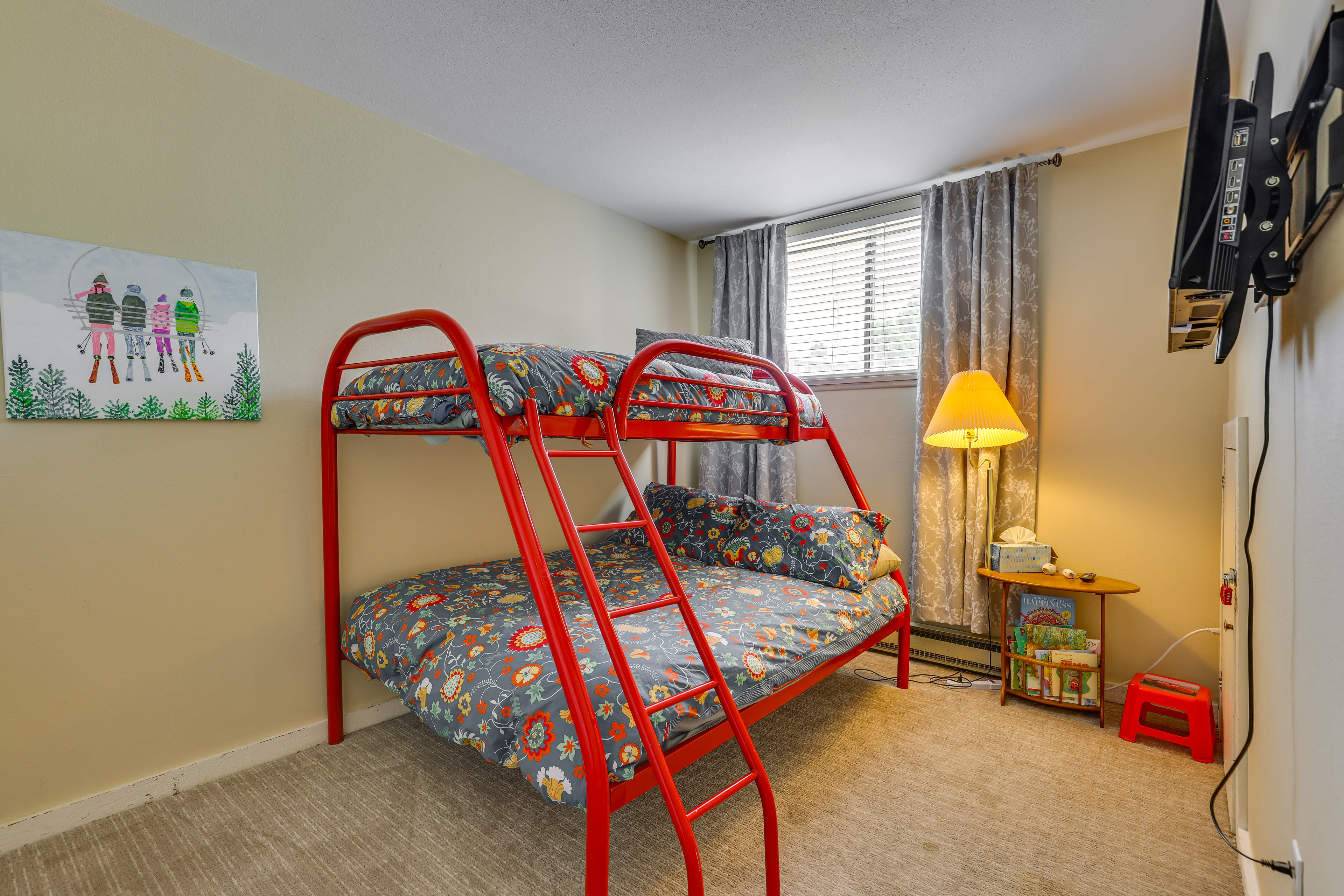 Bedroom 2 | Twin/Full Bunk Bed | 1st Floor | Smart TV