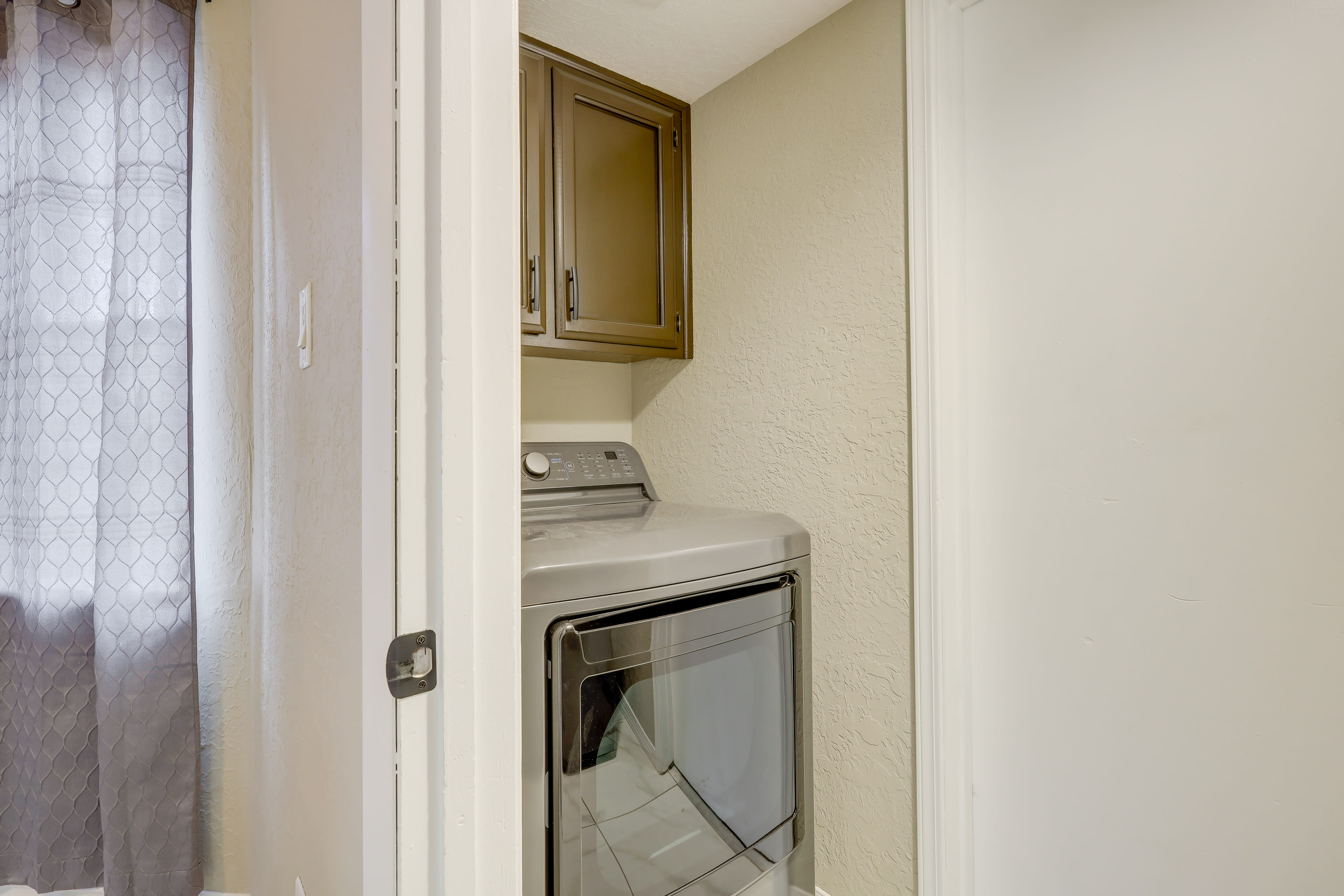 Laundry Area | Washer/Dryer | Iron/Board