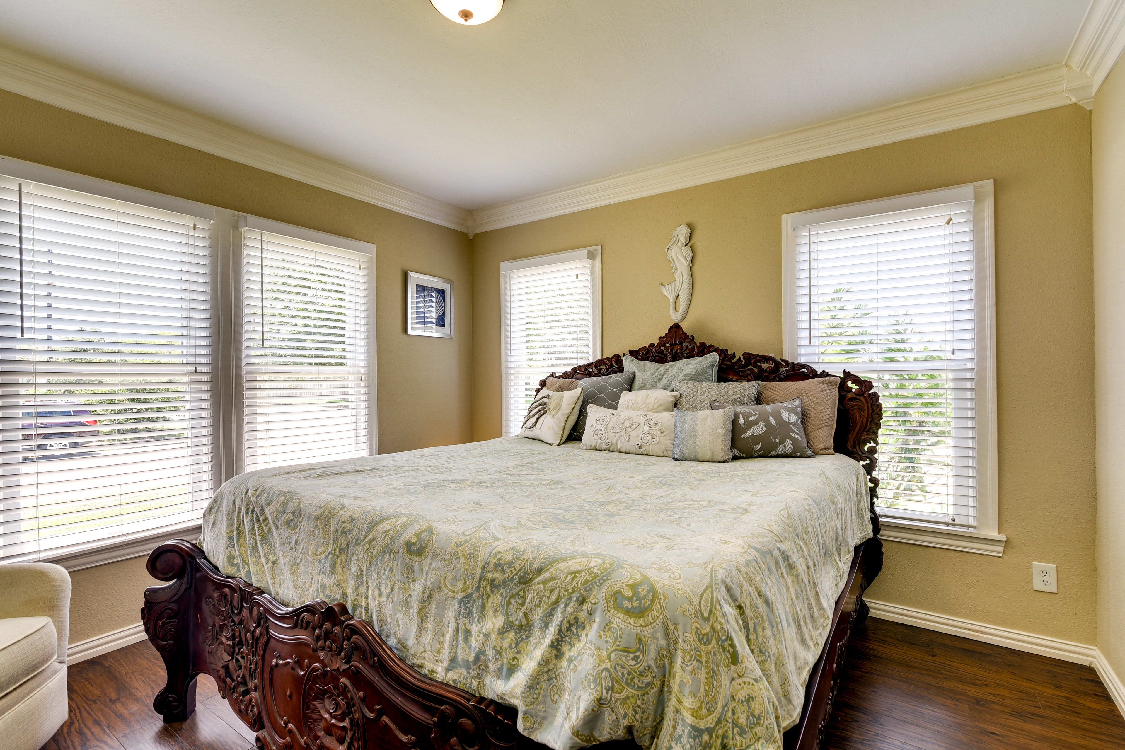 Bedroom 1 | King Bed | Linens Provided